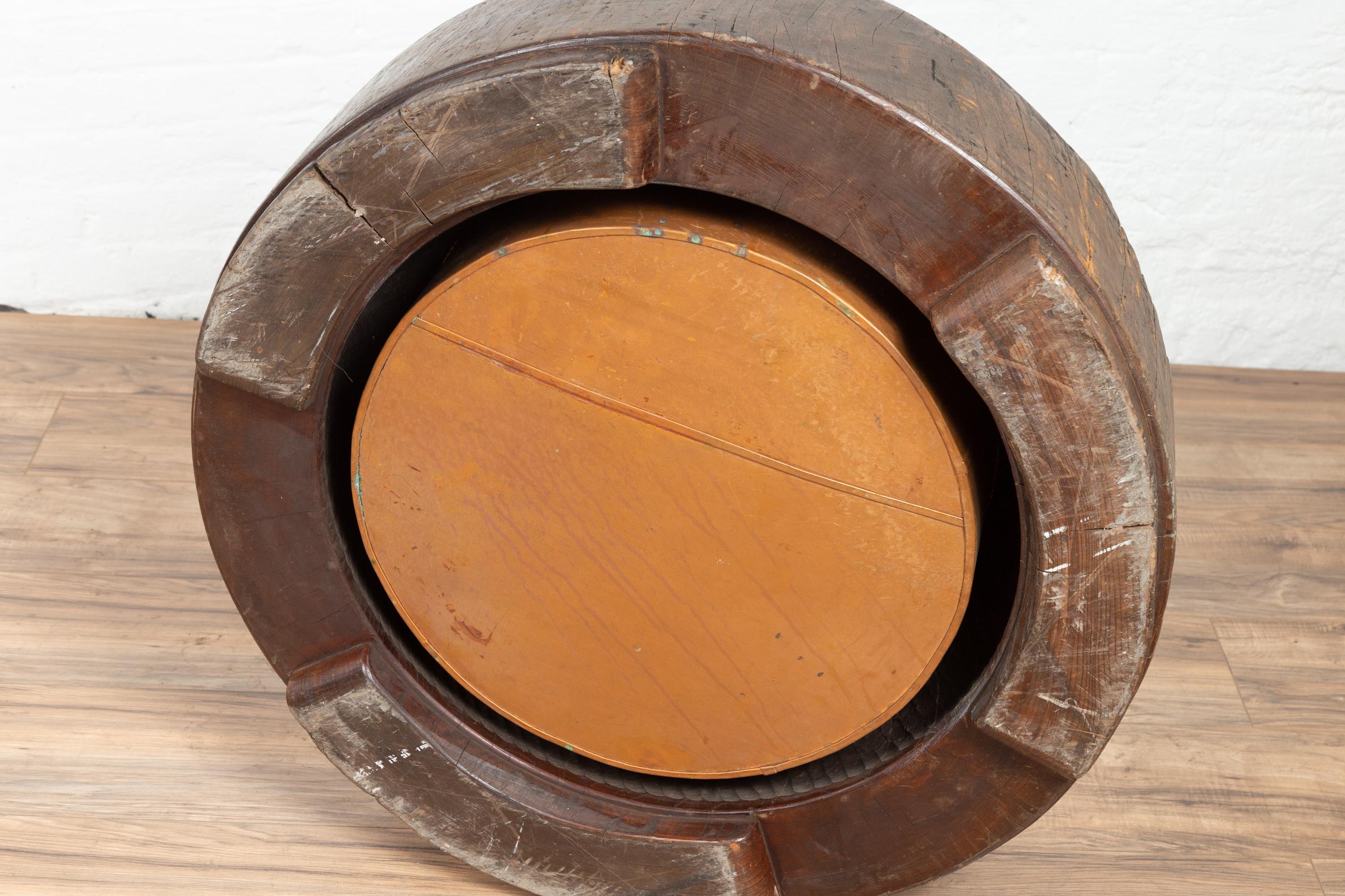 Meiji Period Japanese Wood Root Round Hibachi with Brown Patina, circa 1900 For Sale 3