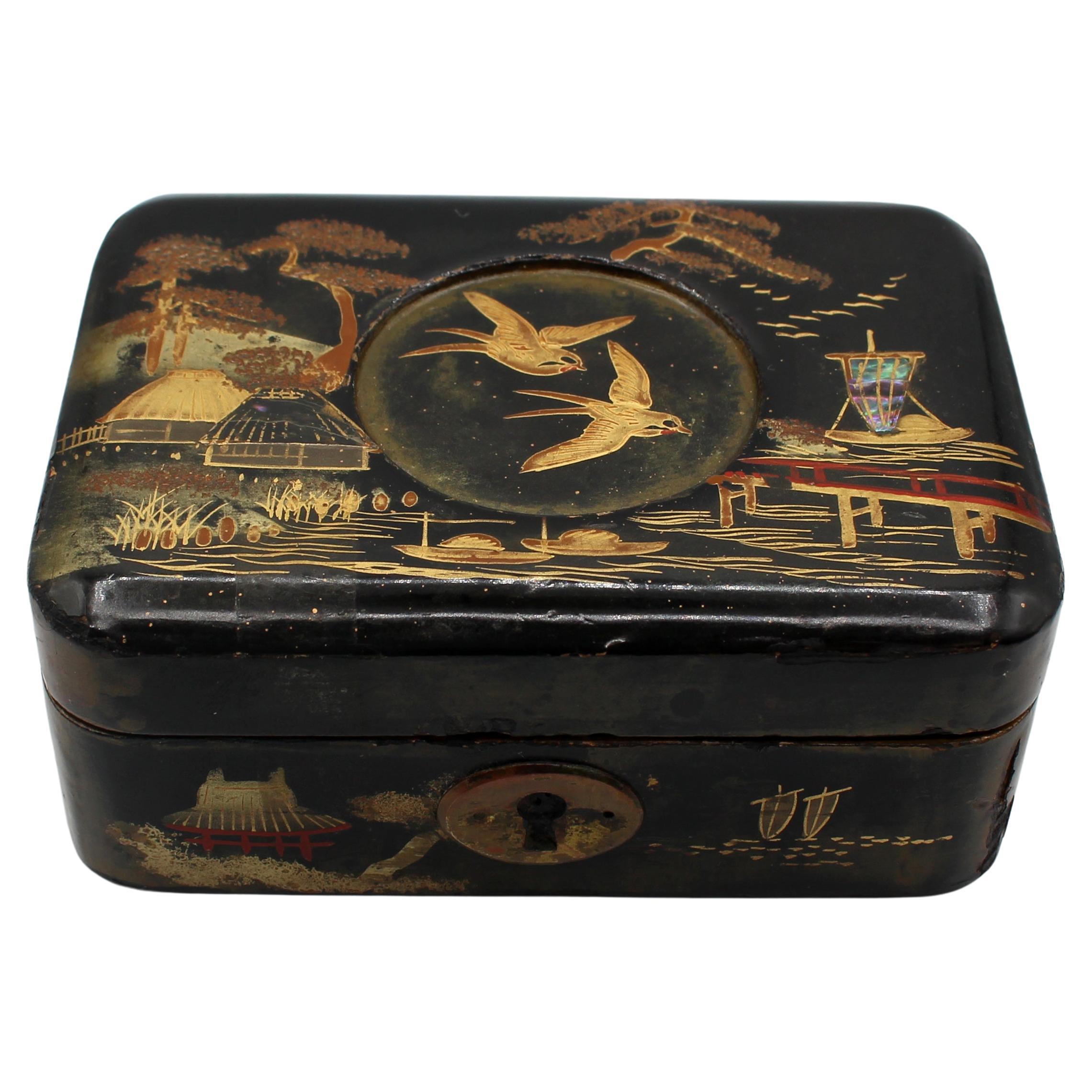 Meiji Period Lacquer Box For Sale