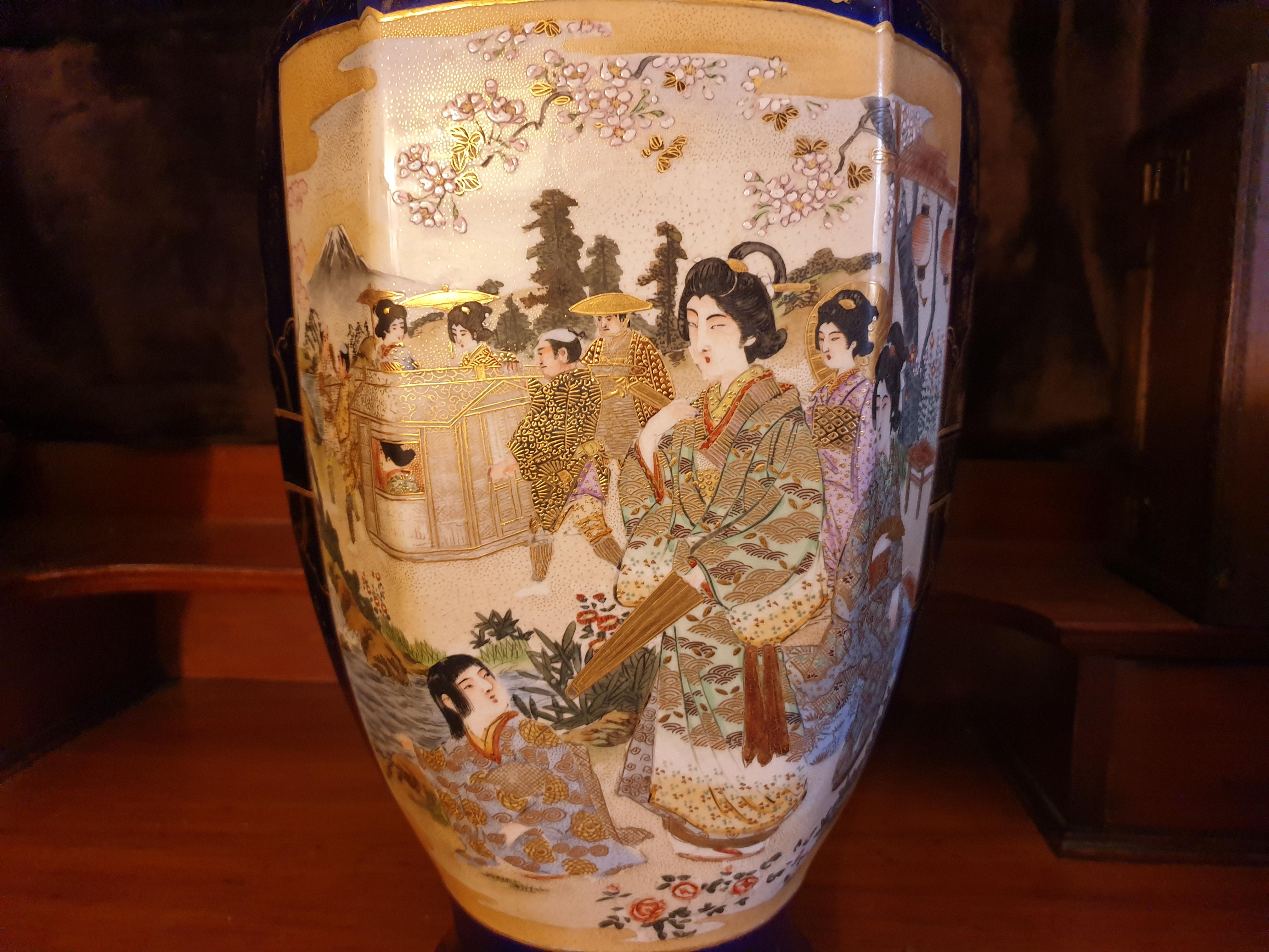Meiji Period Pair of Japanese Satsuma Vases 19th Century With Imperial Scenes  For Sale 5