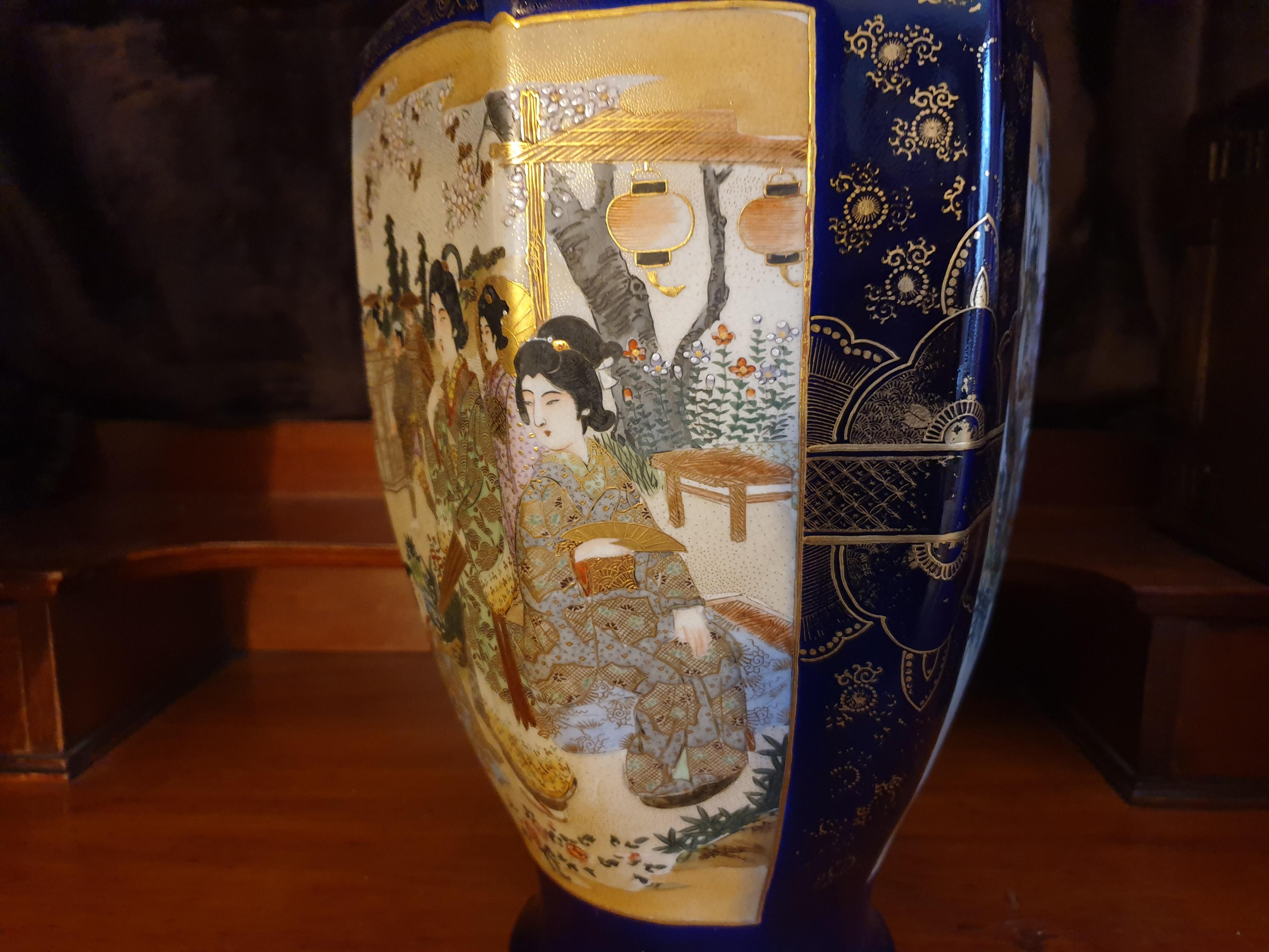 Meiji Period Pair of Japanese Satsuma Vases 19th Century With Imperial Scenes  For Sale 7