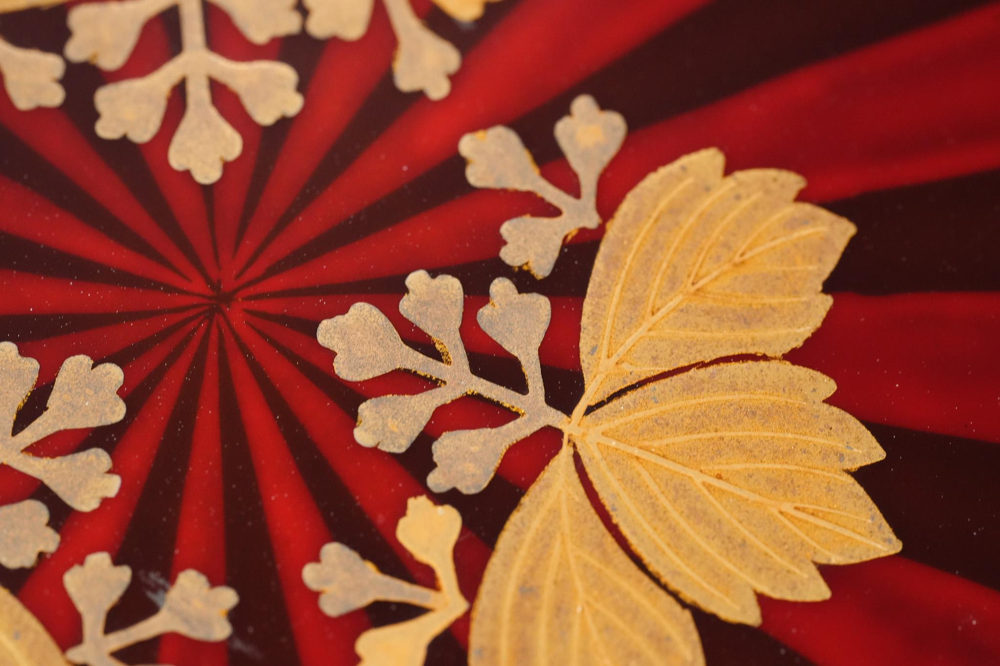 Meiji-Periode Paulownia Crest Maki-e Kashiki Bonbongeschirr mit Deckel im Zustand „Hervorragend“ im Angebot in Taichung, TW