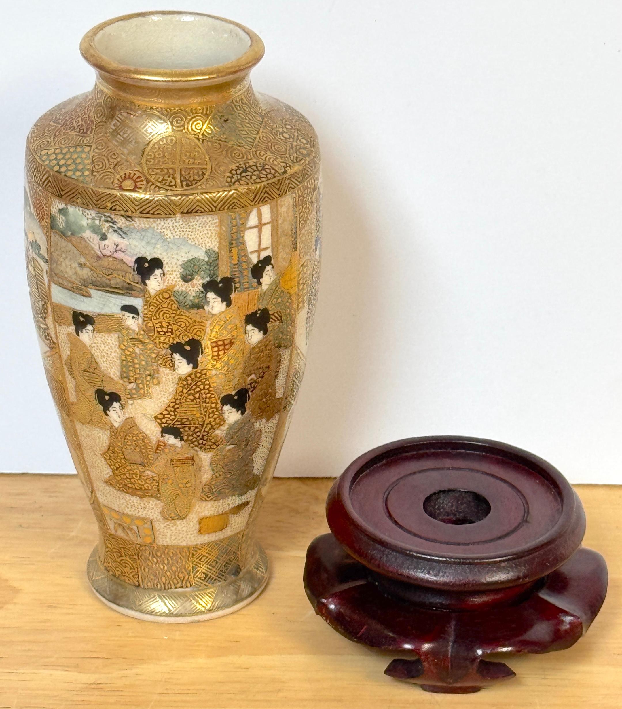 Vaso e supporto per immortale e geisha del periodo Meiji di Satsuma smaltato e dorato di Kozan Zo in vendita 9