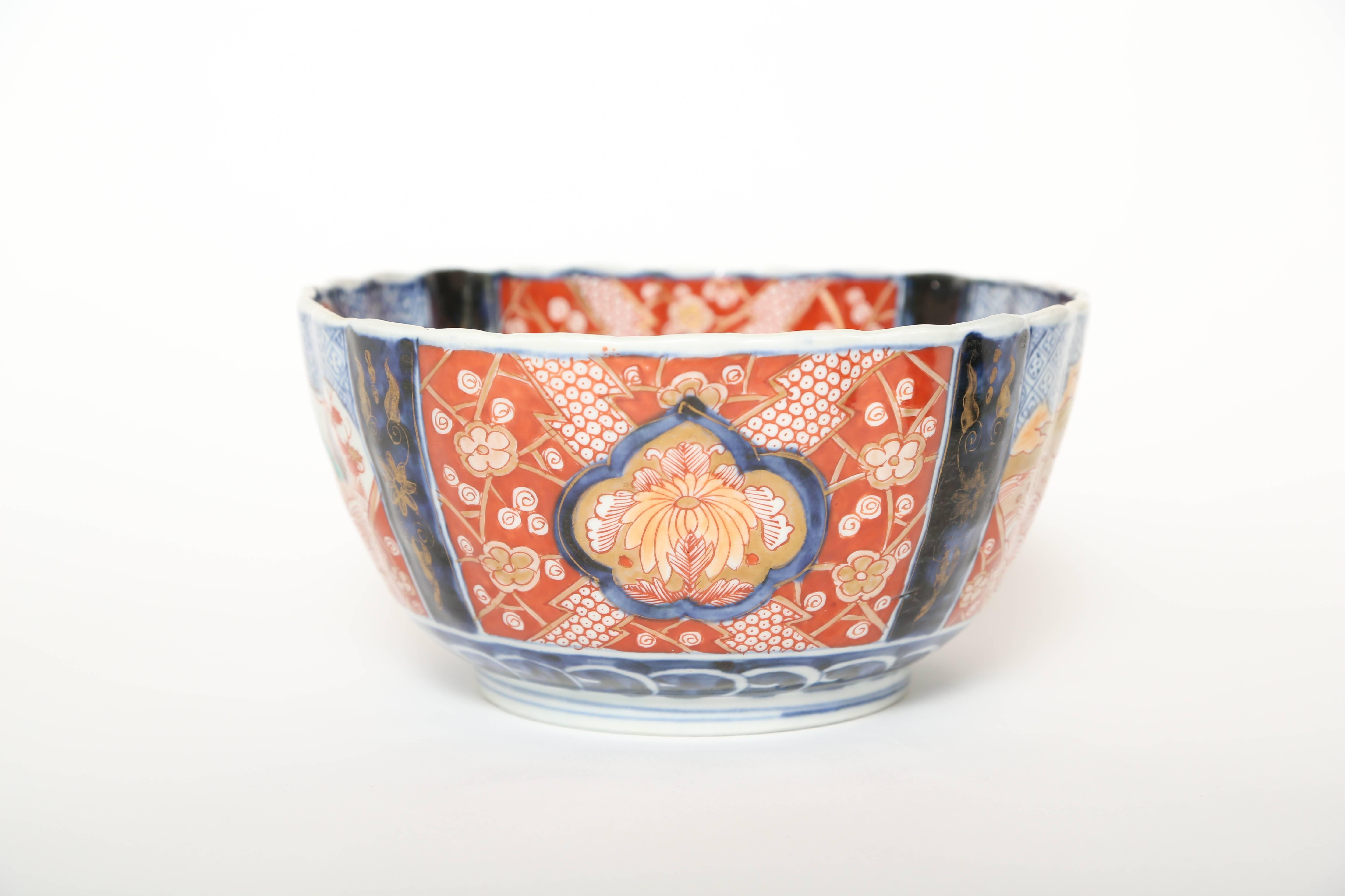 Japonisme Meiji Period Scalloped Imari Bowl