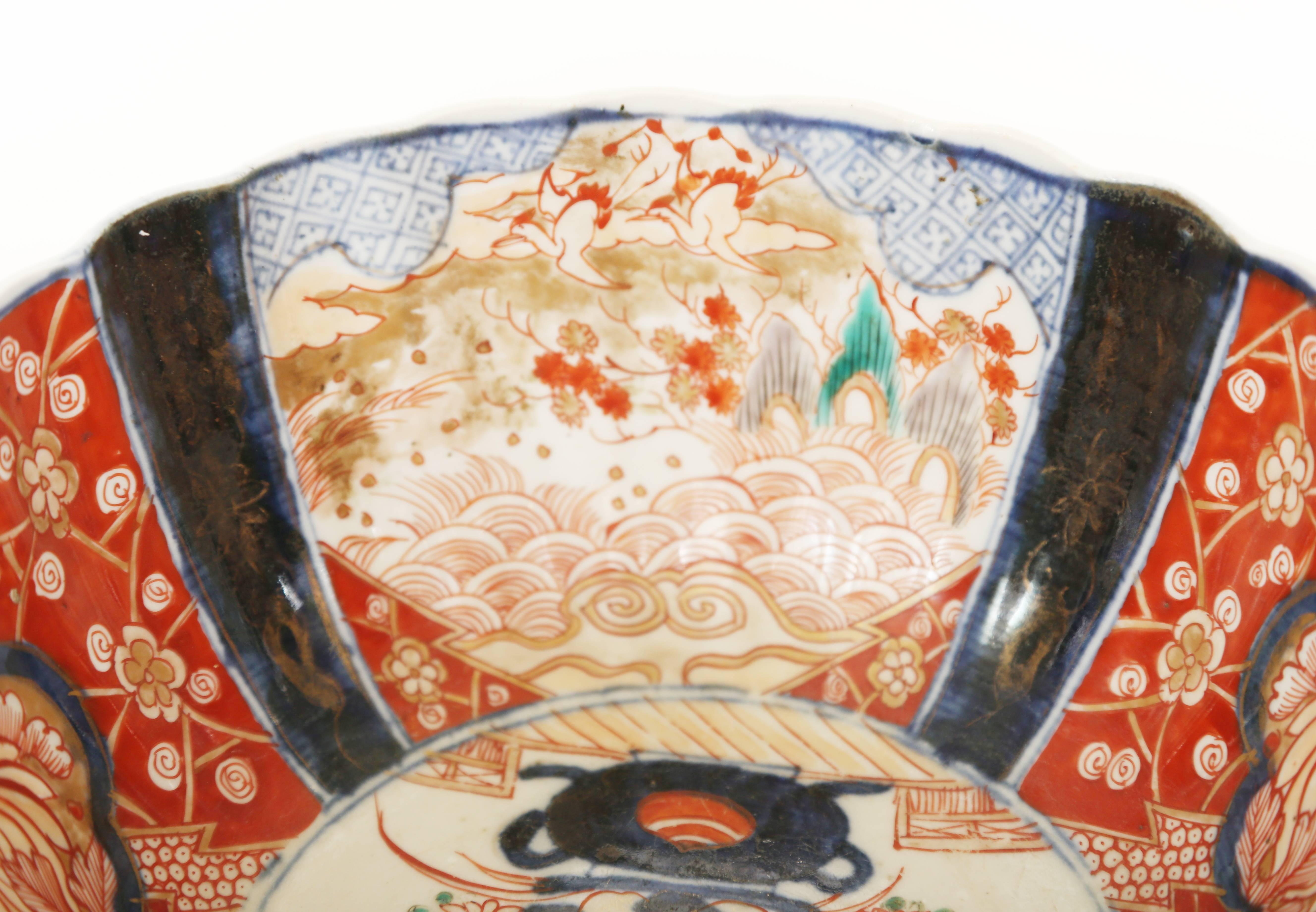 Late 19th Century Meiji Period Scalloped Imari Bowl
