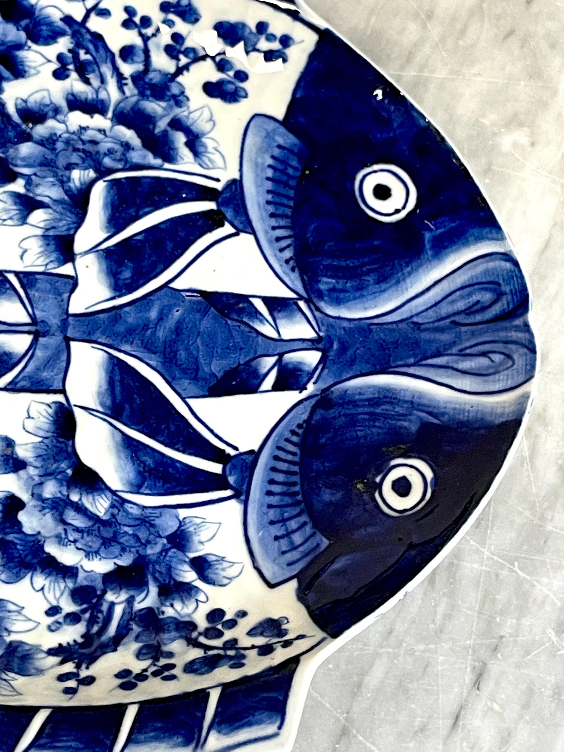 Japanese Meiji Period Signed Fukagawa Blue & White Fish 'Flounder' Plate For Sale