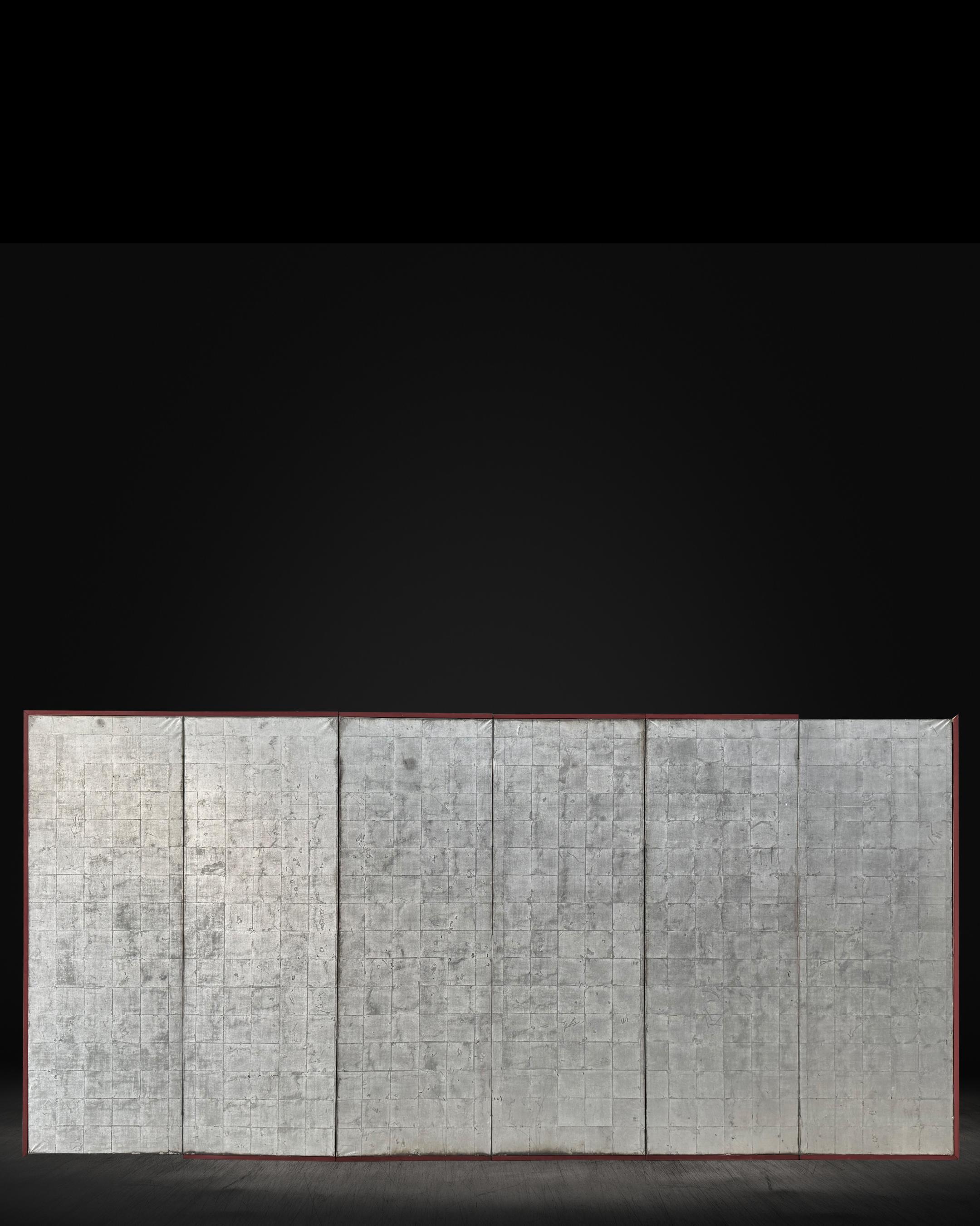 Écran en argent oxydé de la période Meiji  

Période : Meiji 
Taille : 352 x 174 cm
SKU : 2424  

Remontez le temps avec ce paravent de la période Meiji, où l'allure de l'oxydation de l'argent s'allie avec art à l'histoire. Chaque centimètre carré