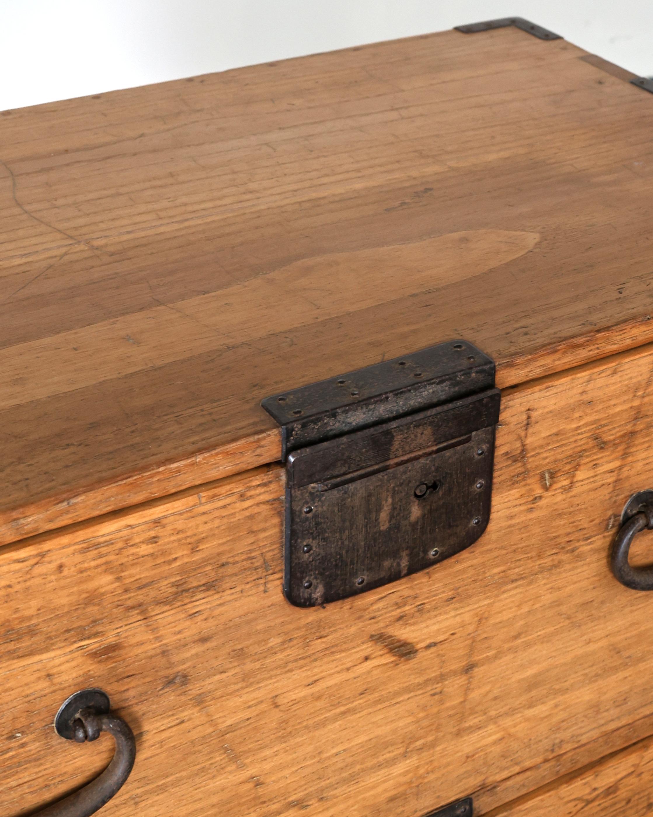 Meiji Period Tansu/Chest Of Drawers For Sale 2
