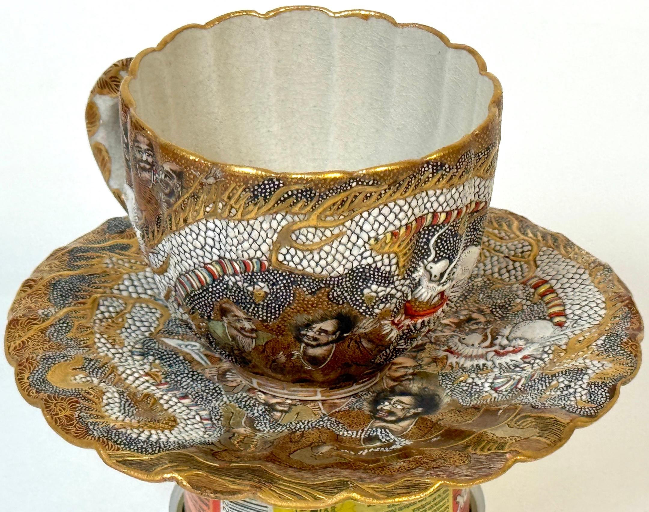 Tasse et soucoupe Dragons et Immortels de Satsuma par Kitagawa-zō, signée Dai Nippon en vente 10