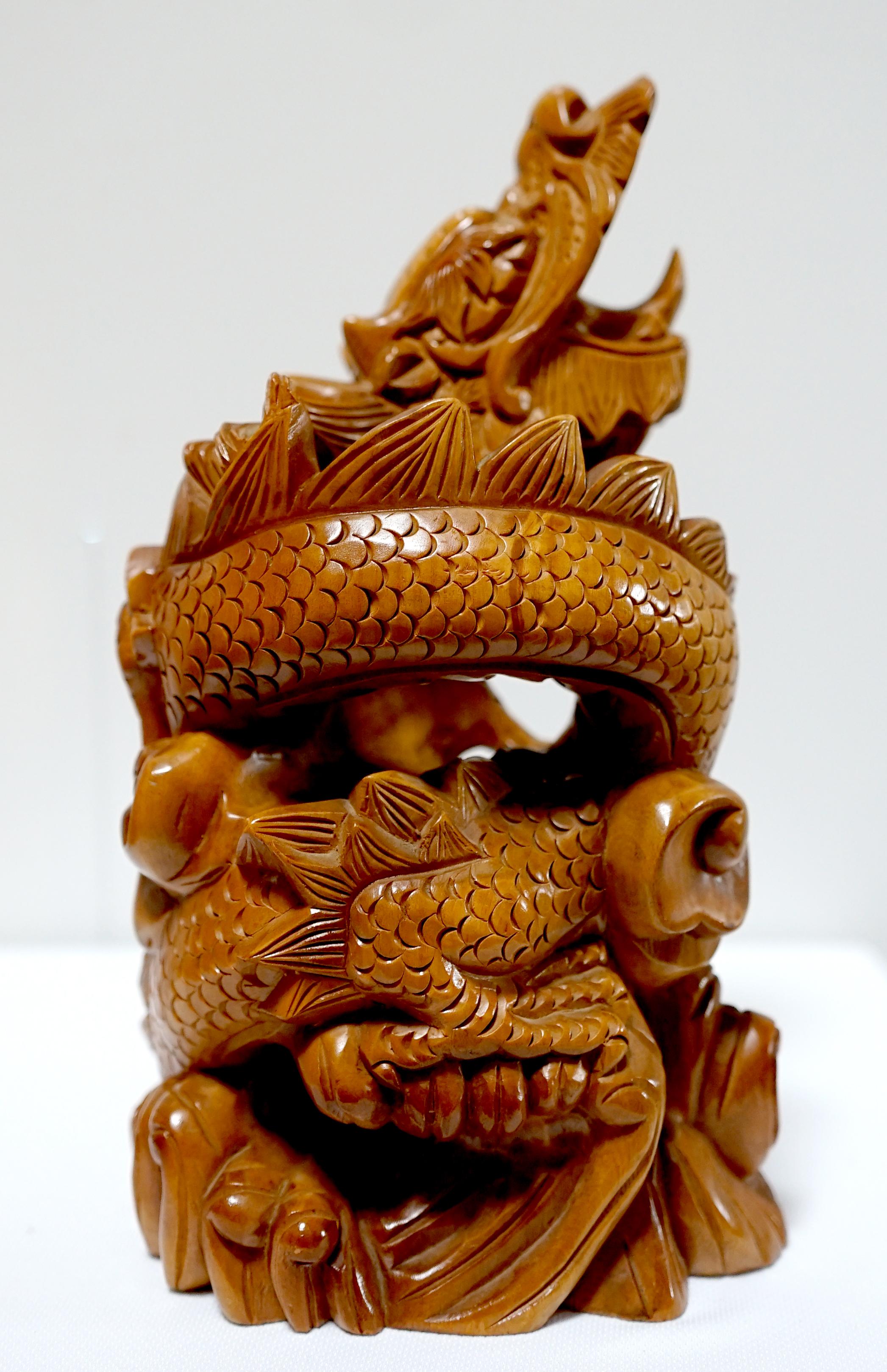 Dragon ancien en bois de teck de style Meiji 20ème siècle en vente 3