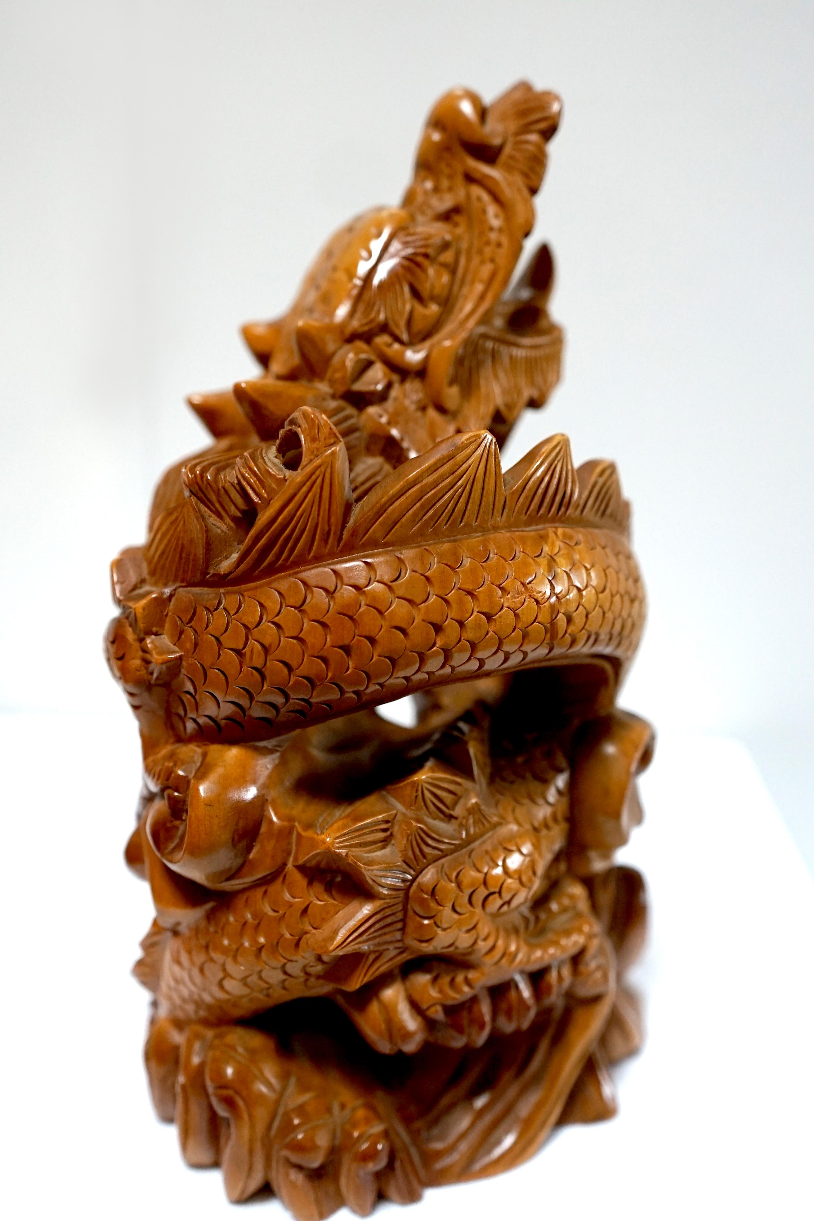 Dragon ancien en bois de teck de style Meiji 20ème siècle Bon état - En vente à Lomita, CA