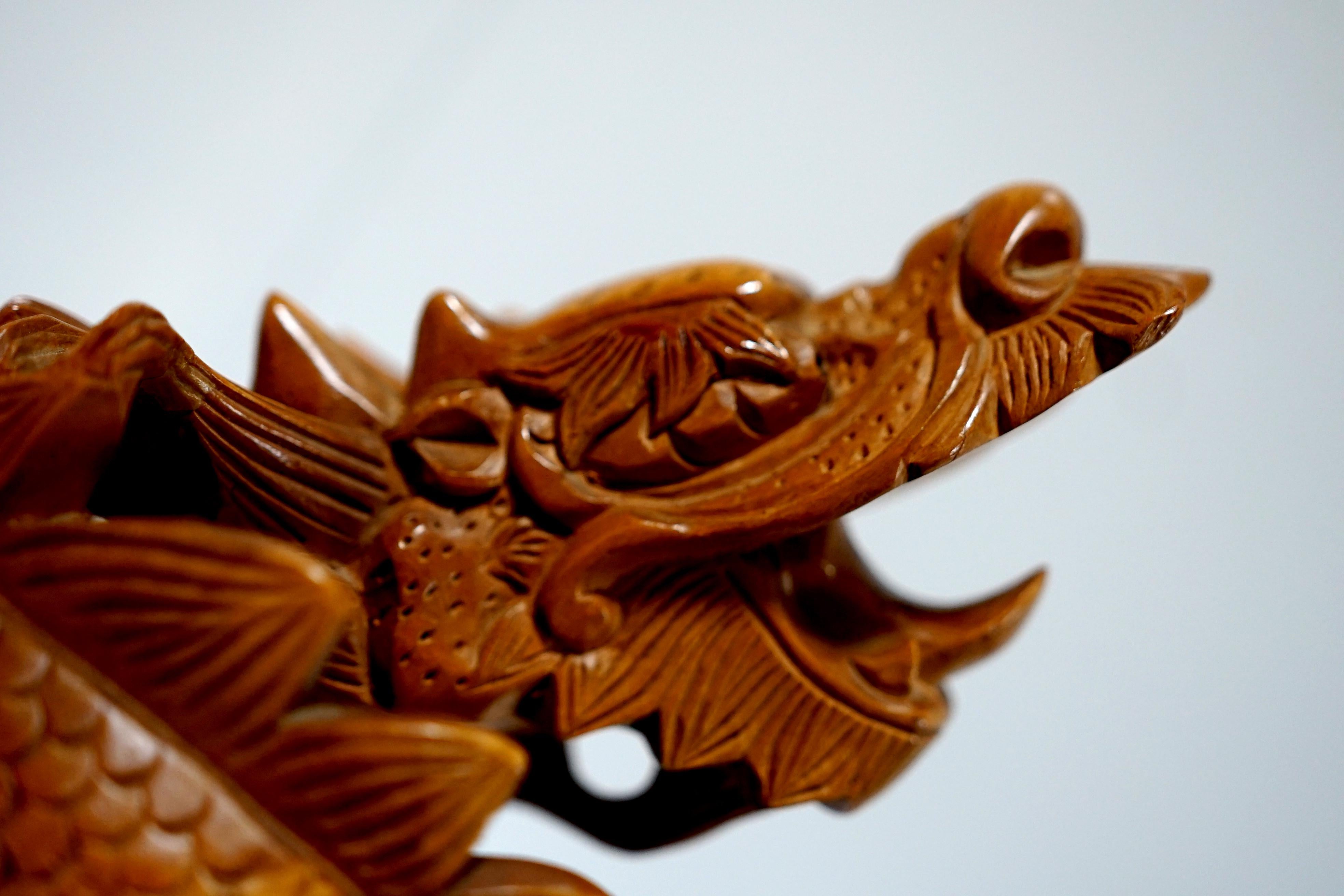 Bois Dragon ancien en bois de teck de style Meiji 20ème siècle en vente
