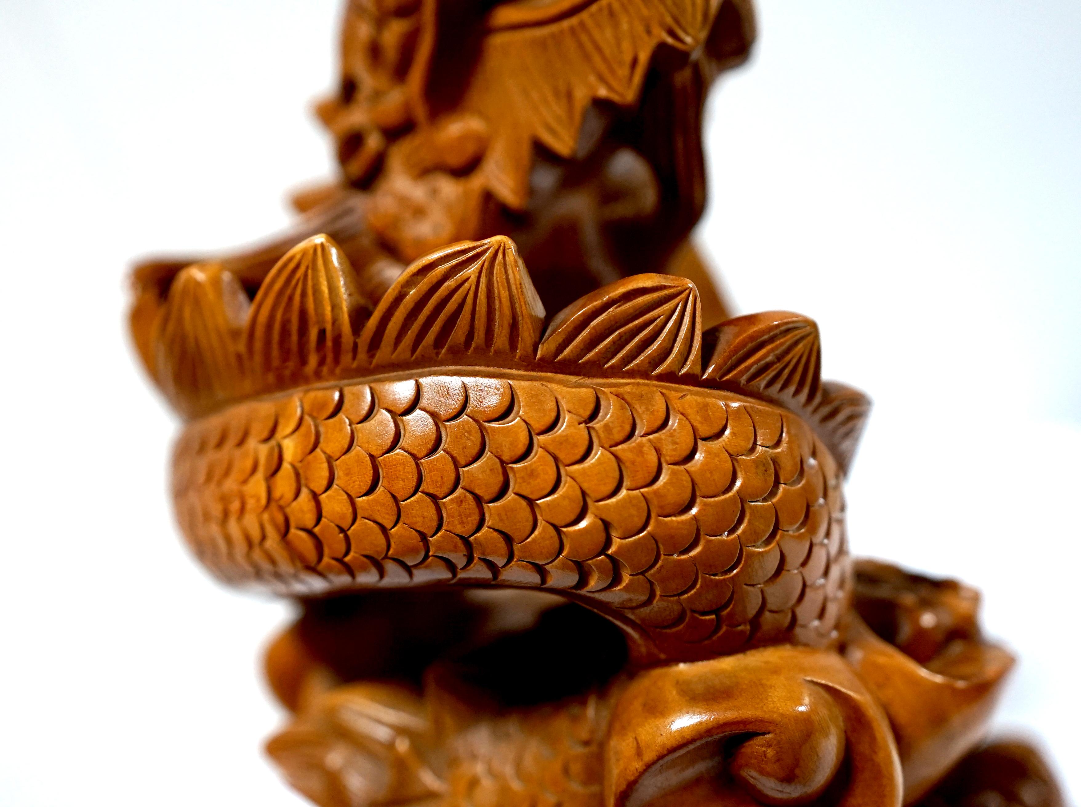 Dragon ancien en bois de teck de style Meiji 20ème siècle en vente 1