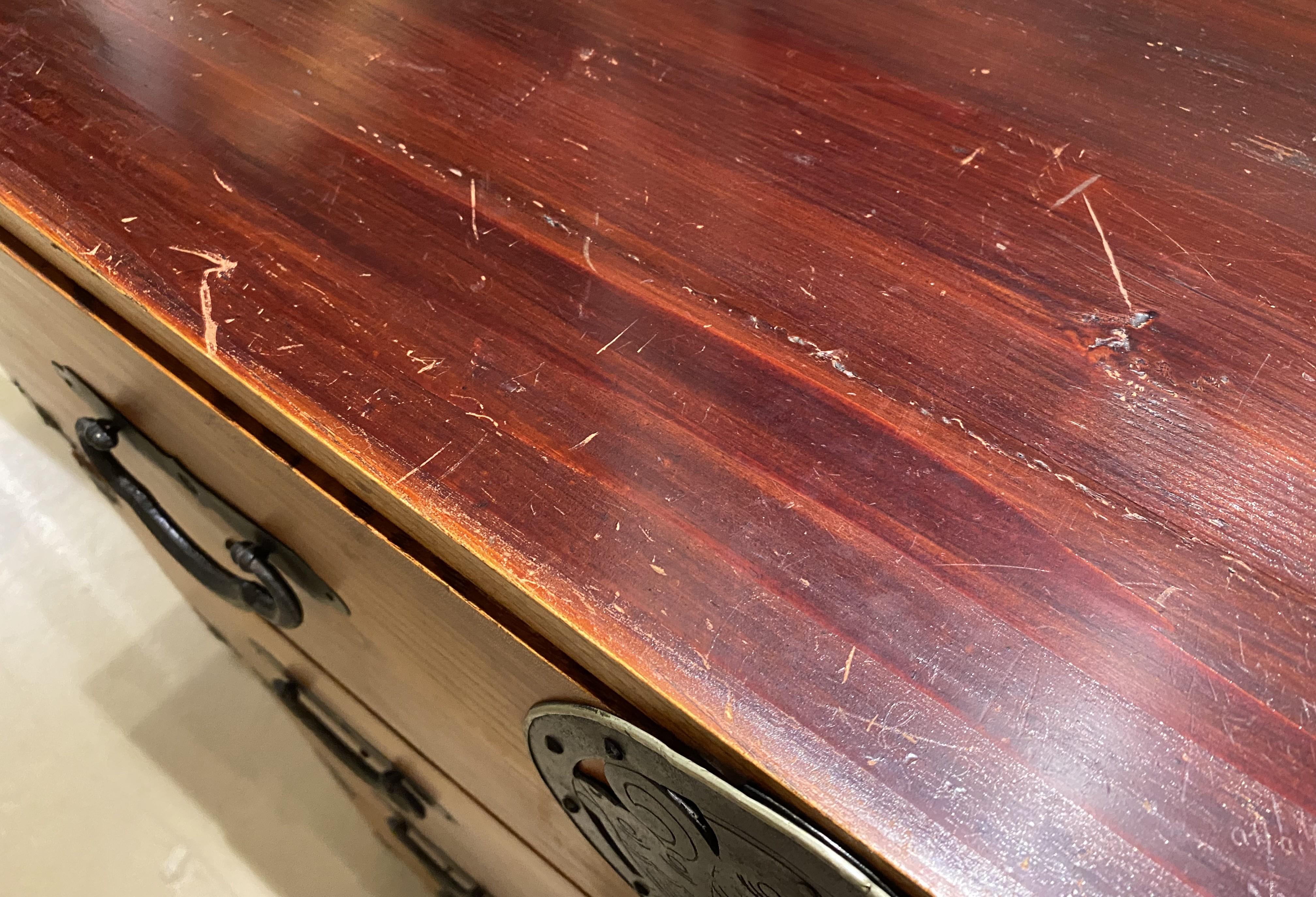 Zweiteiliger japanischer Meiji- Tansu aus Zypressen- und Kiri-Holz aus der Präfektur Yamagata im Angebot 4