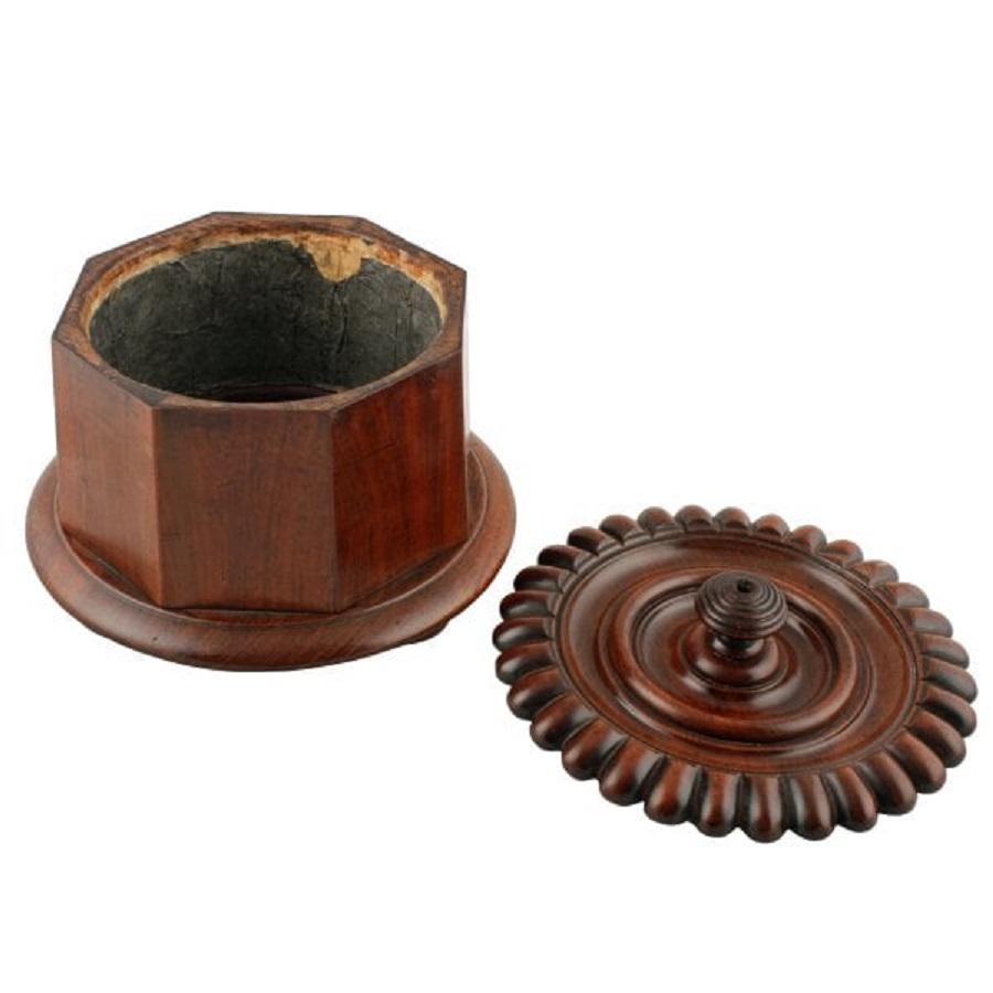 European Mein of Kelso Mahogany Tobacco Caddy, 19th Century For Sale
