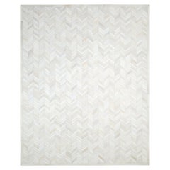 Tappeto Meir in pelle di vacchetta con motivo a chevron contemporaneo, tessuto a mano, 8' 0" x 10' 0", color avorio