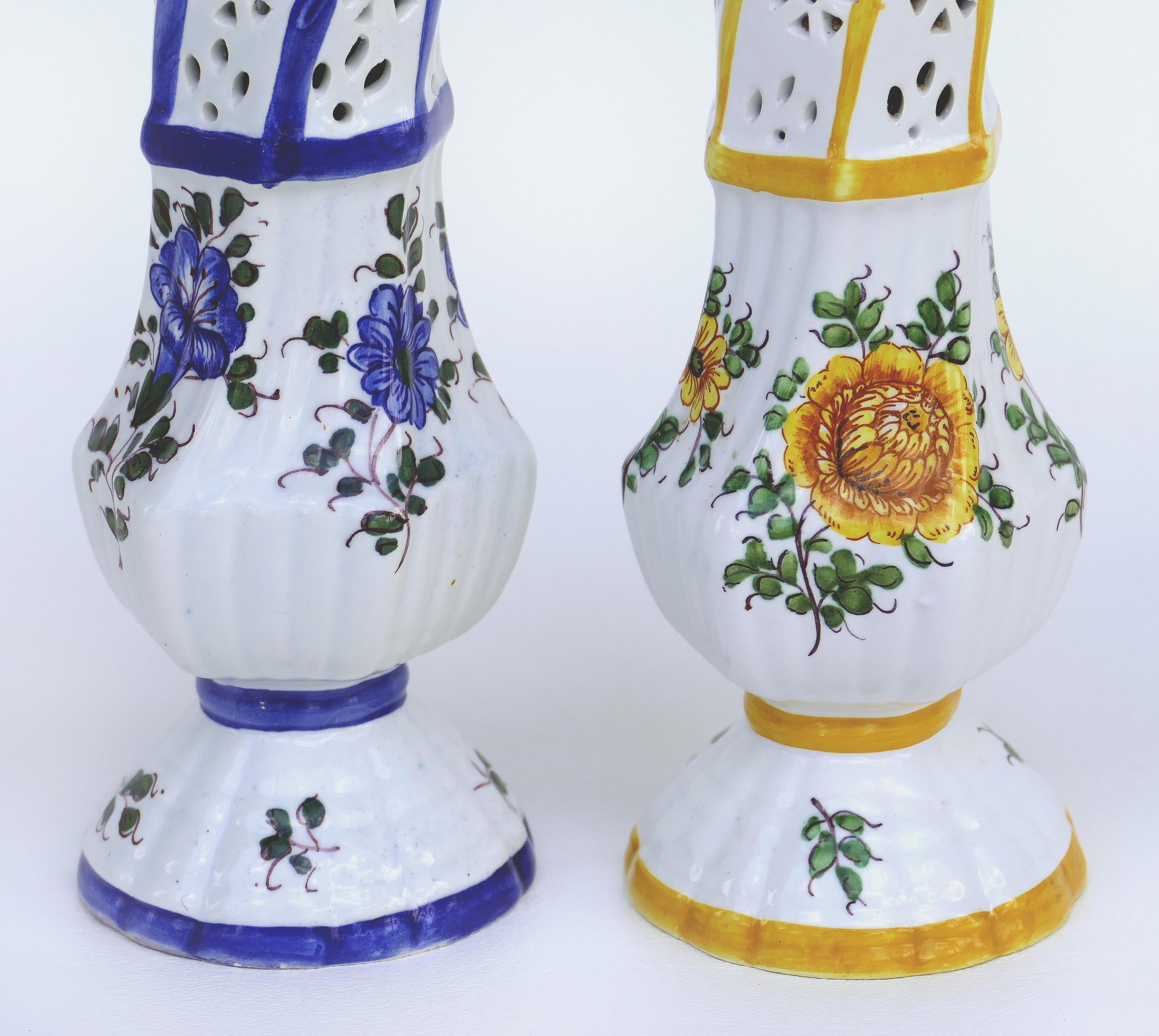 Meiselman Italian ceramic salt and pepper shakers, hand painted pair.

Offered for sale is a pair of ceramic Italian Meiselman hand painted salt and pepper shakers. Marked on the underside as pictured.