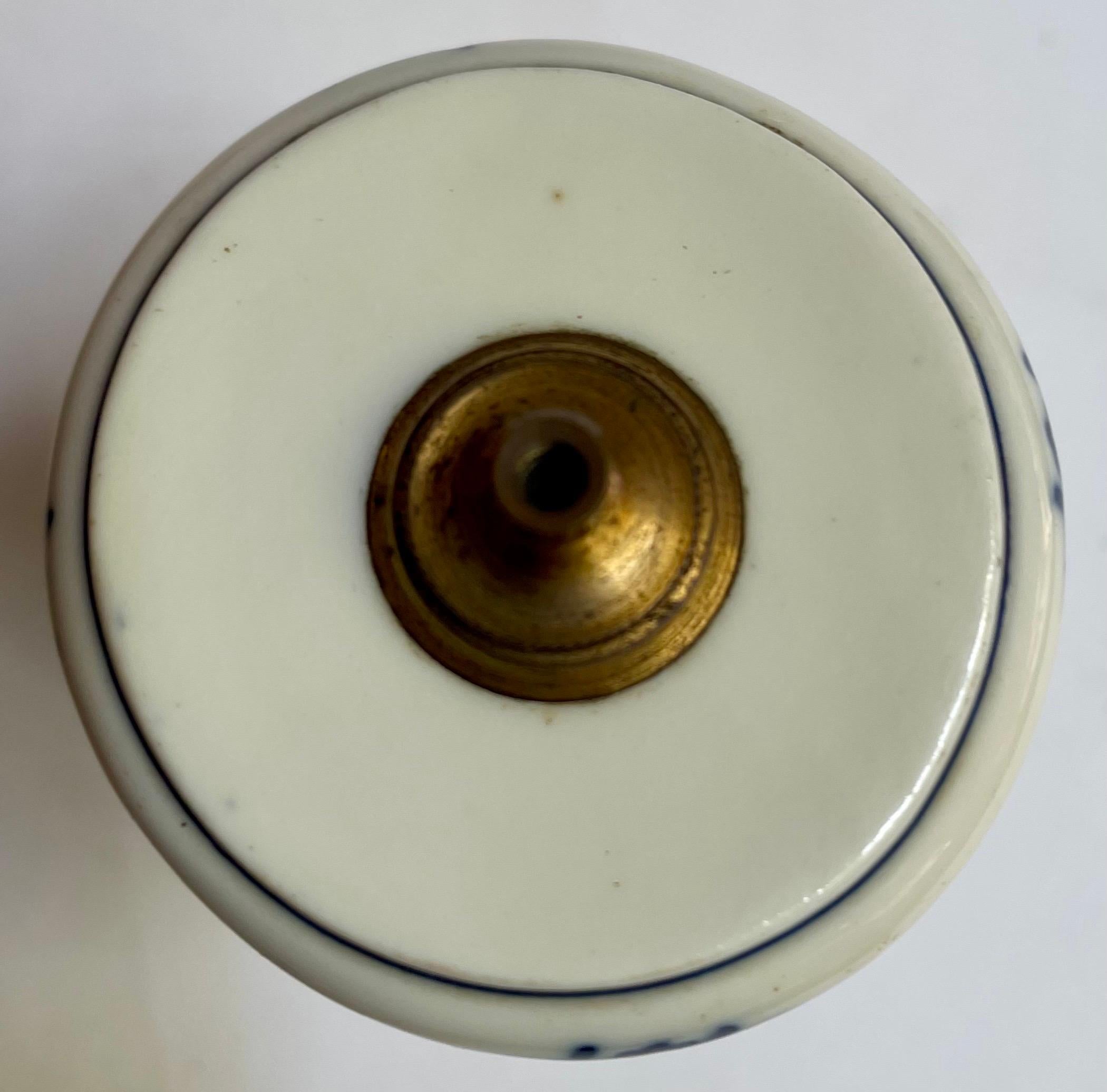 Meissen 19th Century Blue Onion Pepper Grinder Mill Blue & White Hand Painted For Sale 5