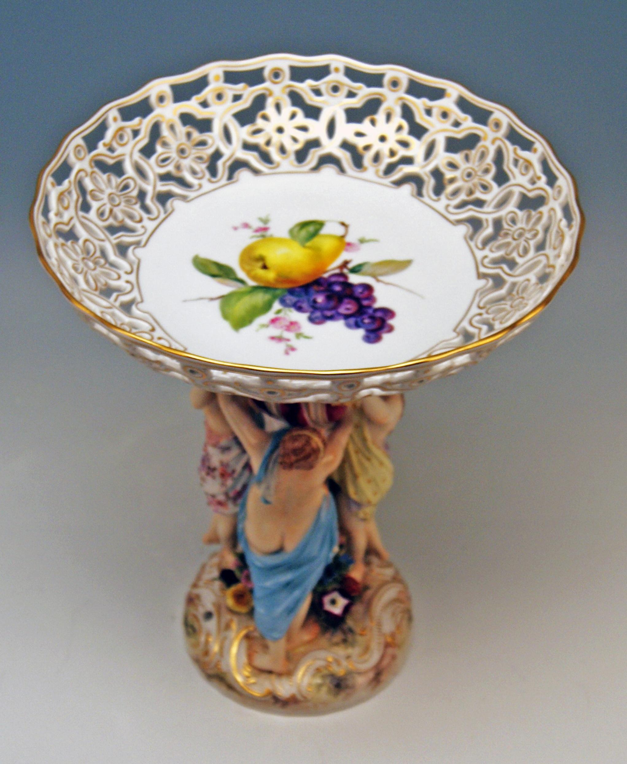 Meissen 19th Century Centrepiece, The Three Graces Presenting a Fruit Bowl In Good Condition In Vienna, AT
