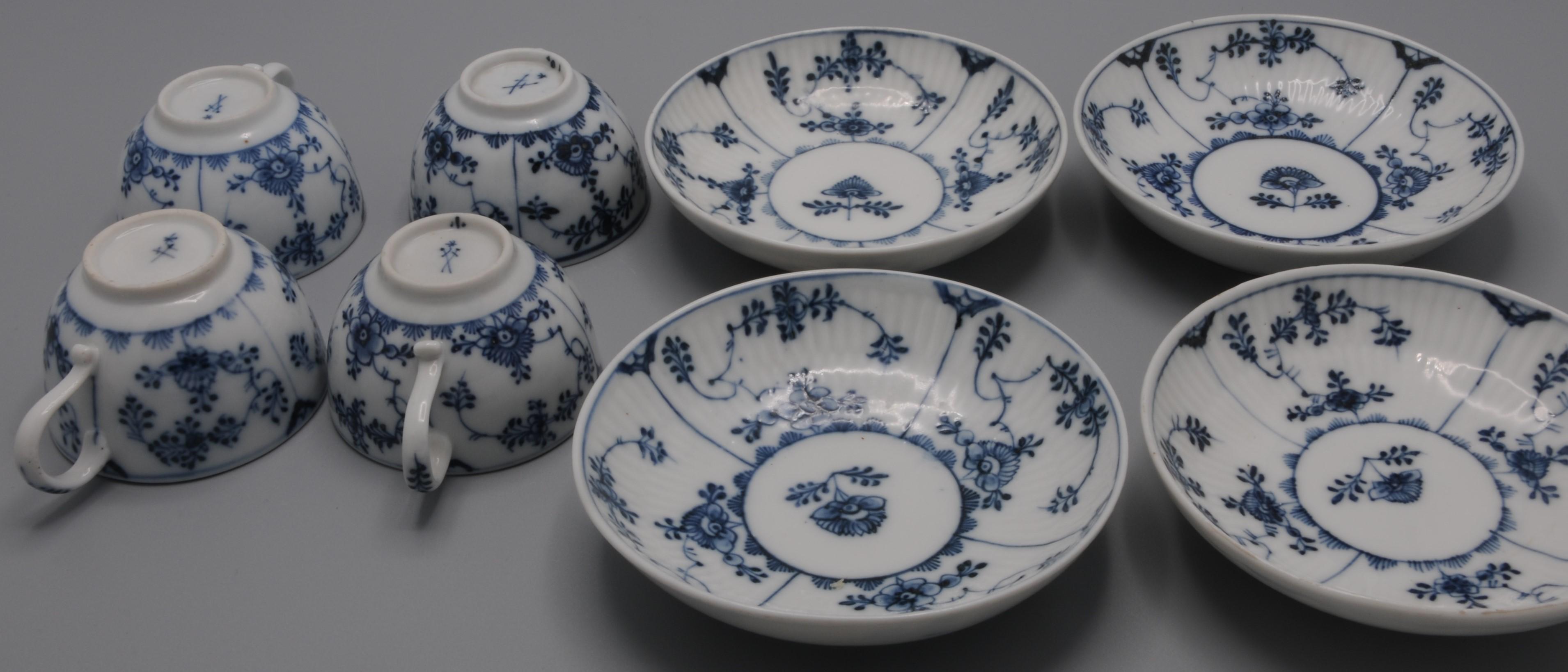 18th Century Meissen - 4 cups and saucers 'Strohblumenmuster', Marcolini period 1774-1814 For Sale