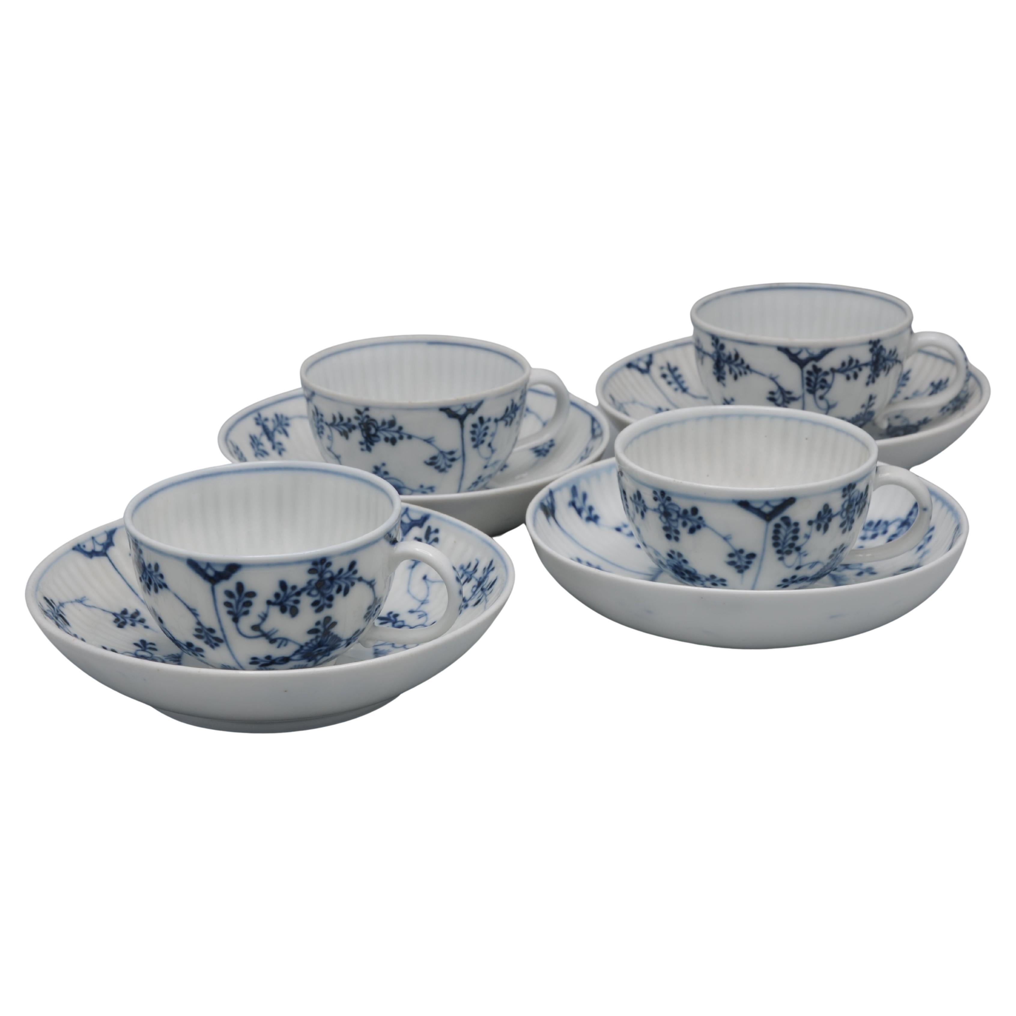 Meissen - 4 tazze e piattini "Strohblumenmuster", periodo Marcolini 1774-1814