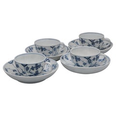 Meissen - 4 cups and saucers 'Strohblumenmuster', Marcolini period 1774-1814