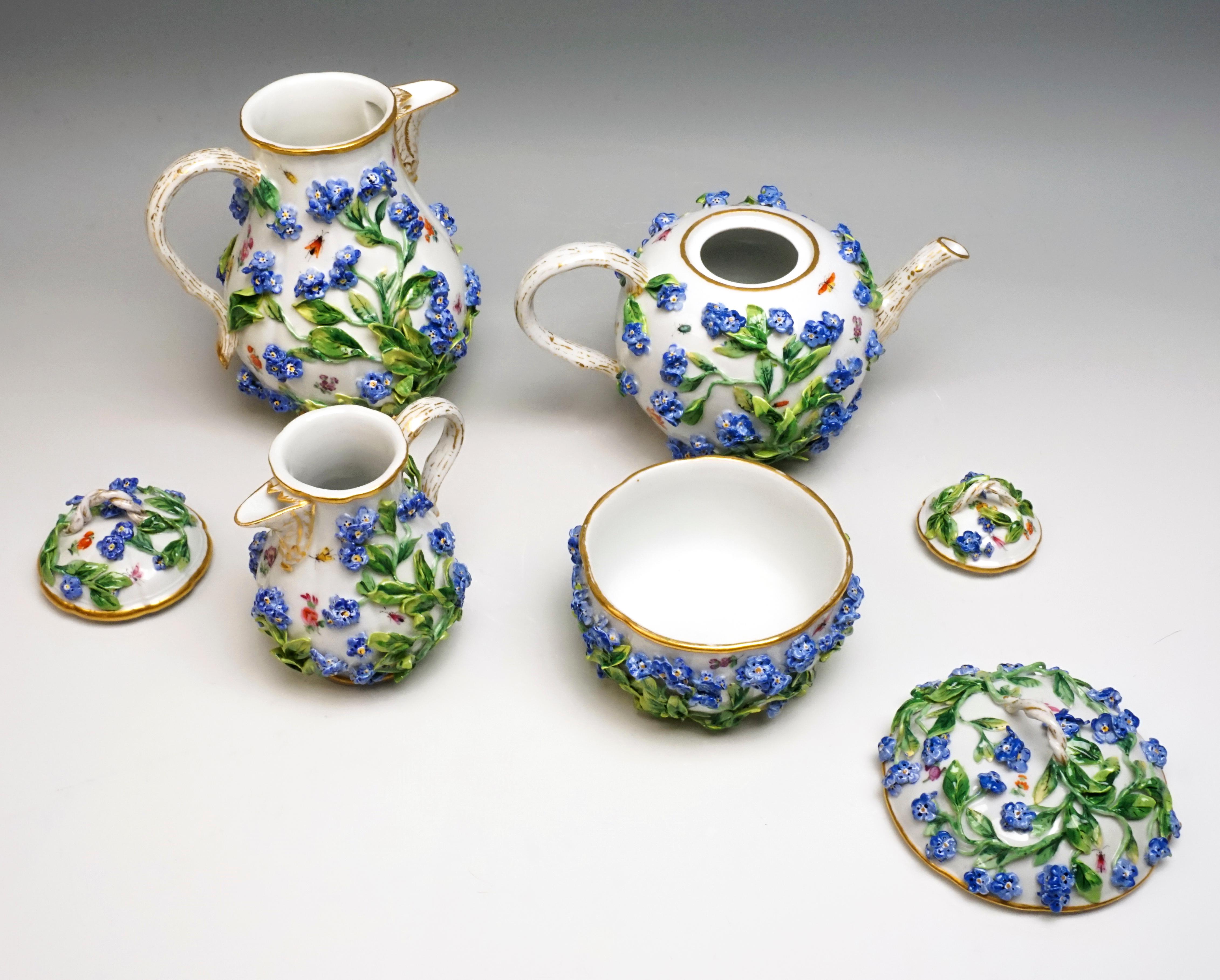Meissen 5-Part Core Piece Coffee & Tea Rich Forget-Me-Not Decor, circa 1850 In Good Condition In Vienna, AT