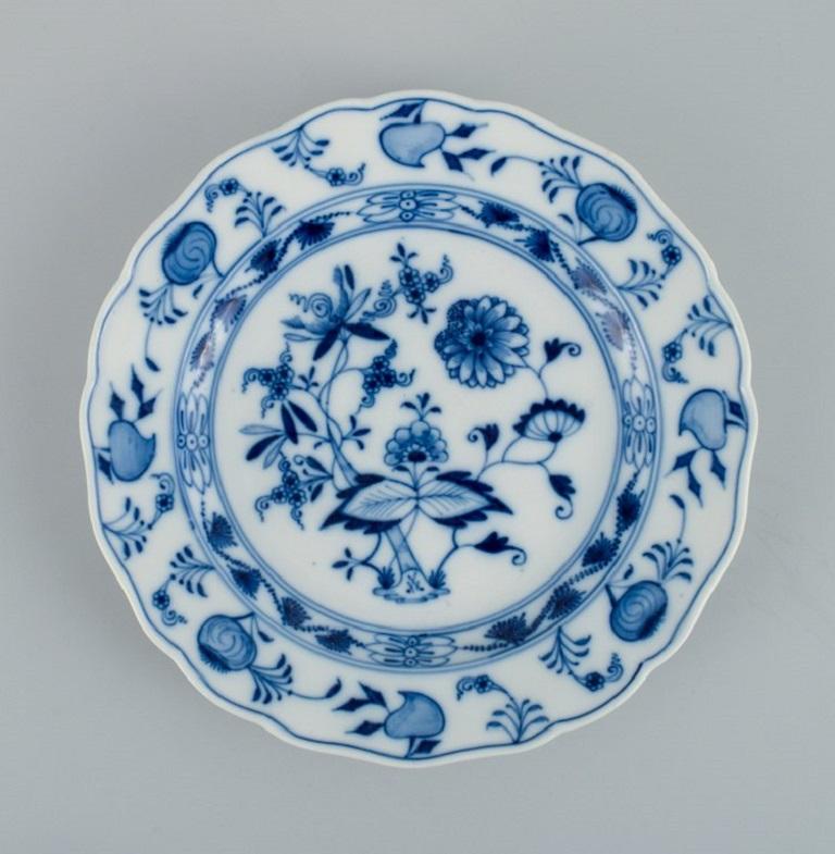Hand-Painted Meissen, a Set of Six Blue Onion Dinner Plates, circa 1900