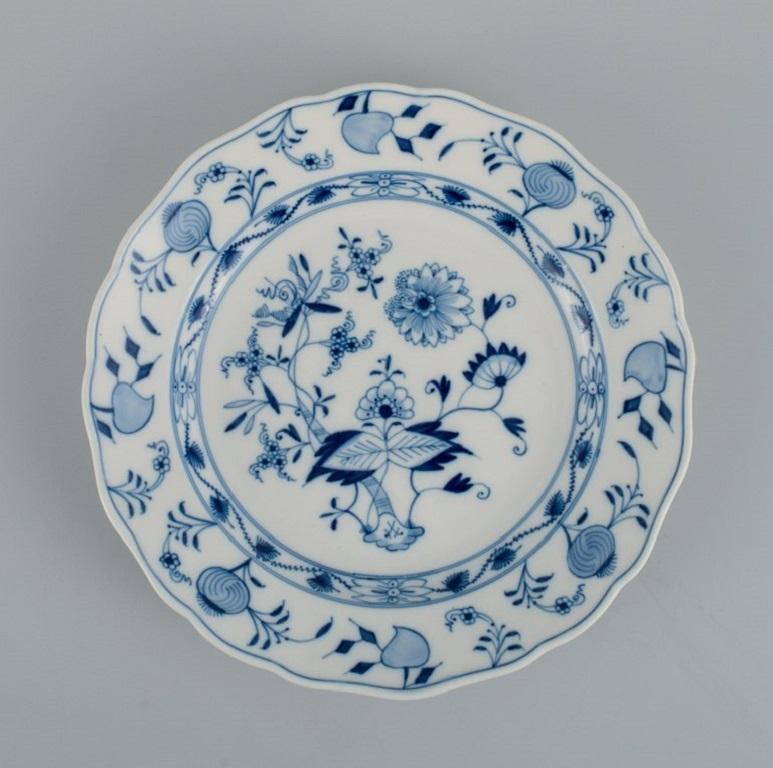 Meissen, a Set of Six Blue Onion Dinner Plates, circa 1900 In Excellent Condition In Copenhagen, DK