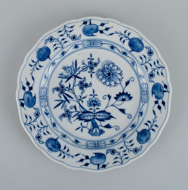 Meissen, a Set of Six Blue Onion Dinner Plates, circa  1900 In Excellent Condition In København, Copenhagen