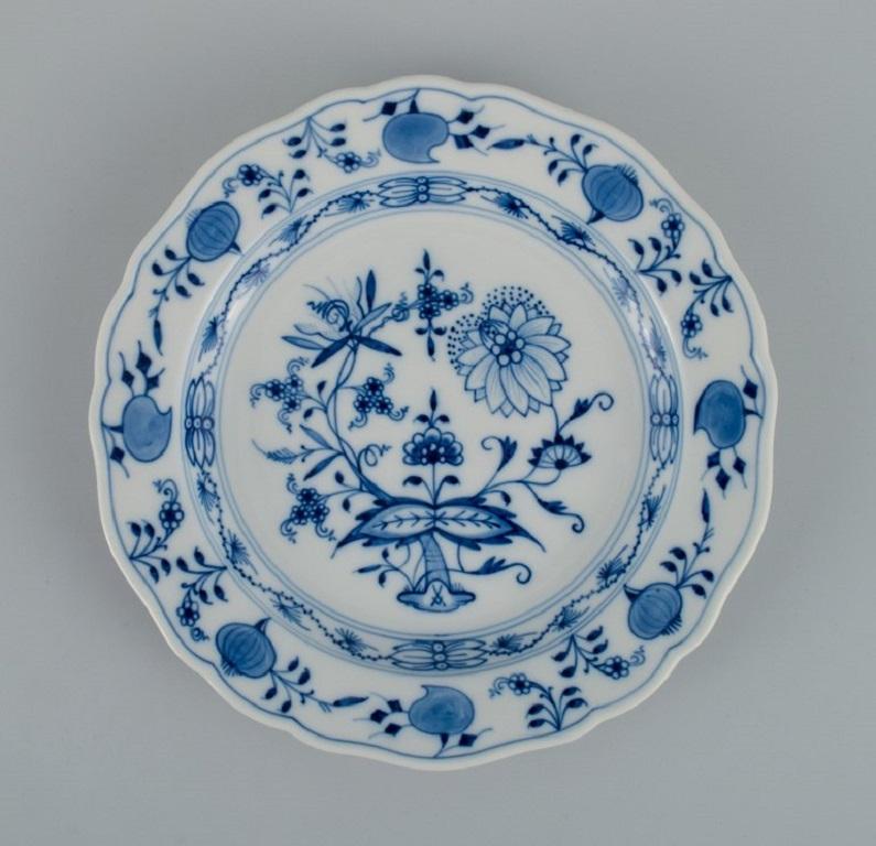 Meissen, a Set of Six Blue Onion Lunch Plates, circa 1900 In Excellent Condition In Copenhagen, DK