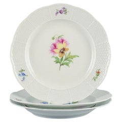 Meissen, a Set of Three Dinner Plates in Porcelain, Approx. 1900