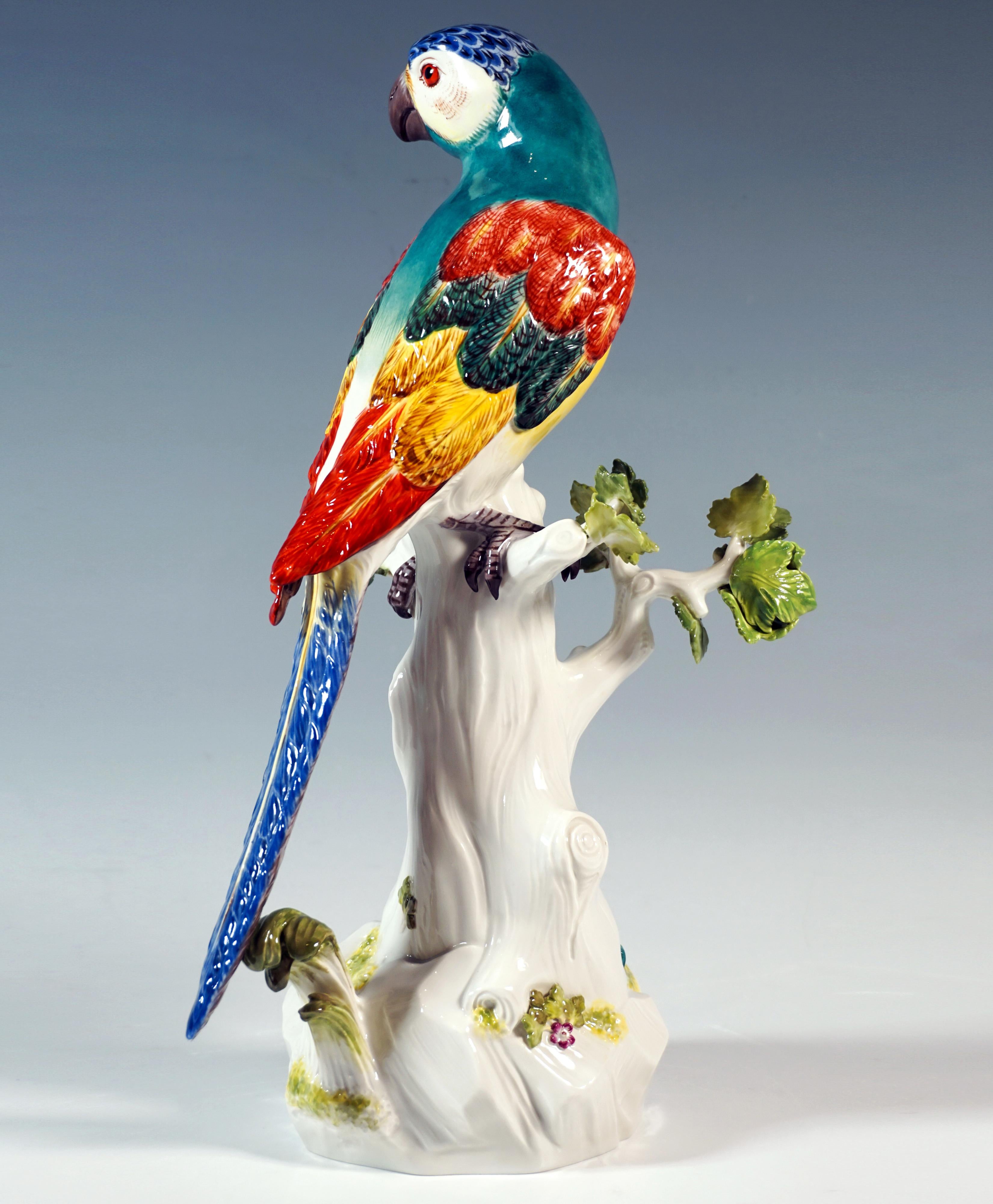 Meissen Animal Figure, Parrot On A Tree Trunk, By J.J. Kaendler, 20th Century Barroco en venta