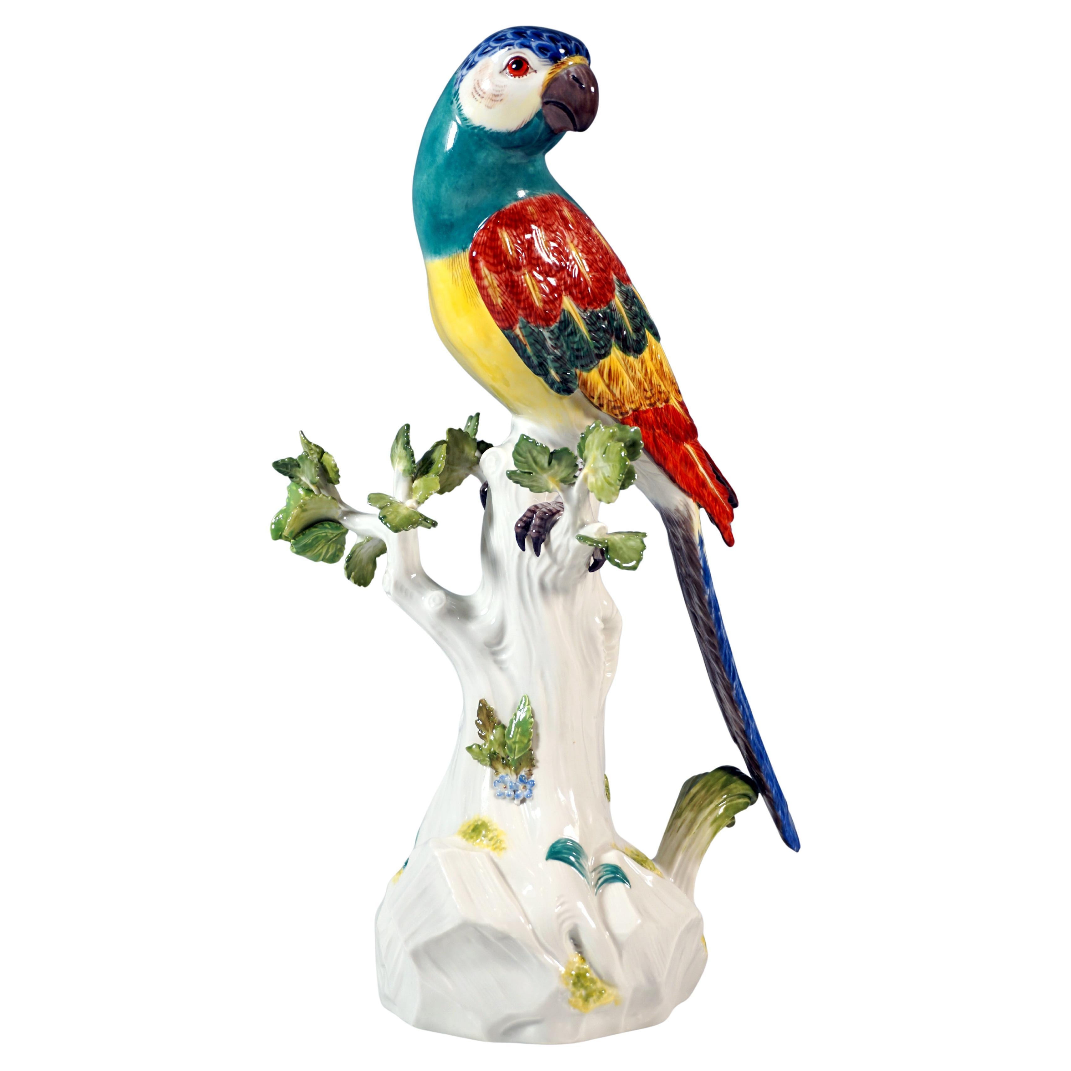 Meissen Animal Figure, Parrot On A Tree Trunk, By J.J. Kaendler, 20th Century en venta