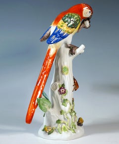 Meissen Animal Figure, Parrot On A Tree Trunk Eating, By J.J. Kaendler, 20th