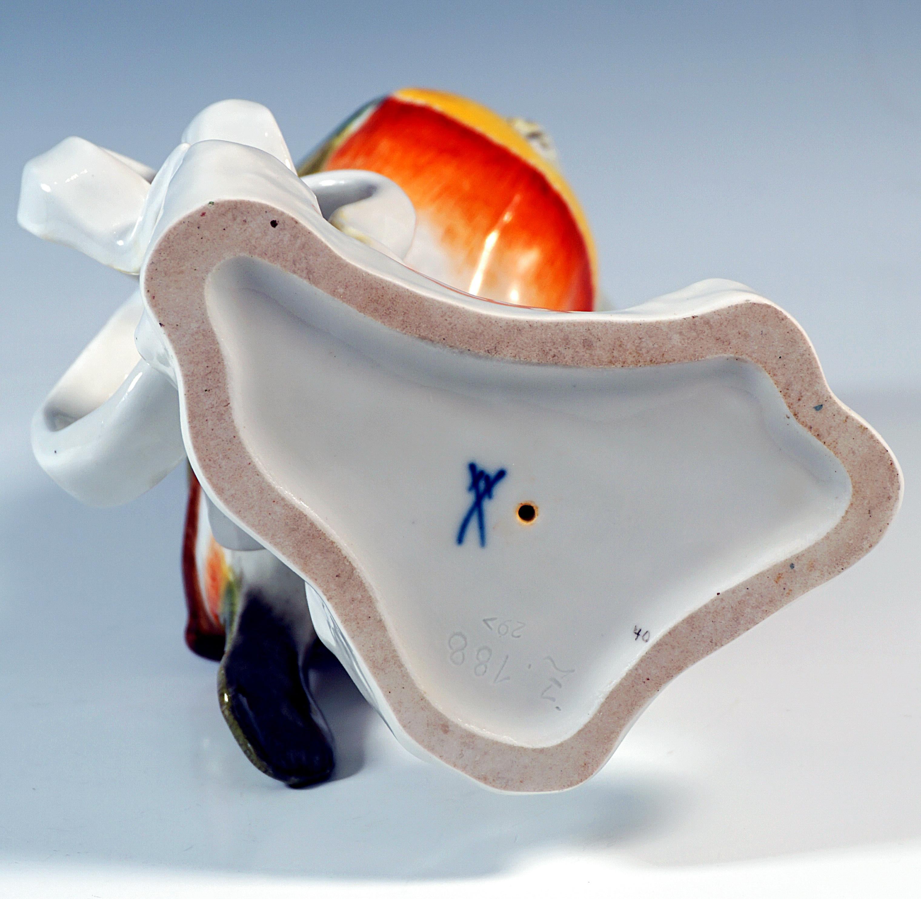 Meissen Animal Figurine, Toucan On A Traa Trunk, by Paul Walther, 20th Century In Good Condition For Sale In Vienna, AT