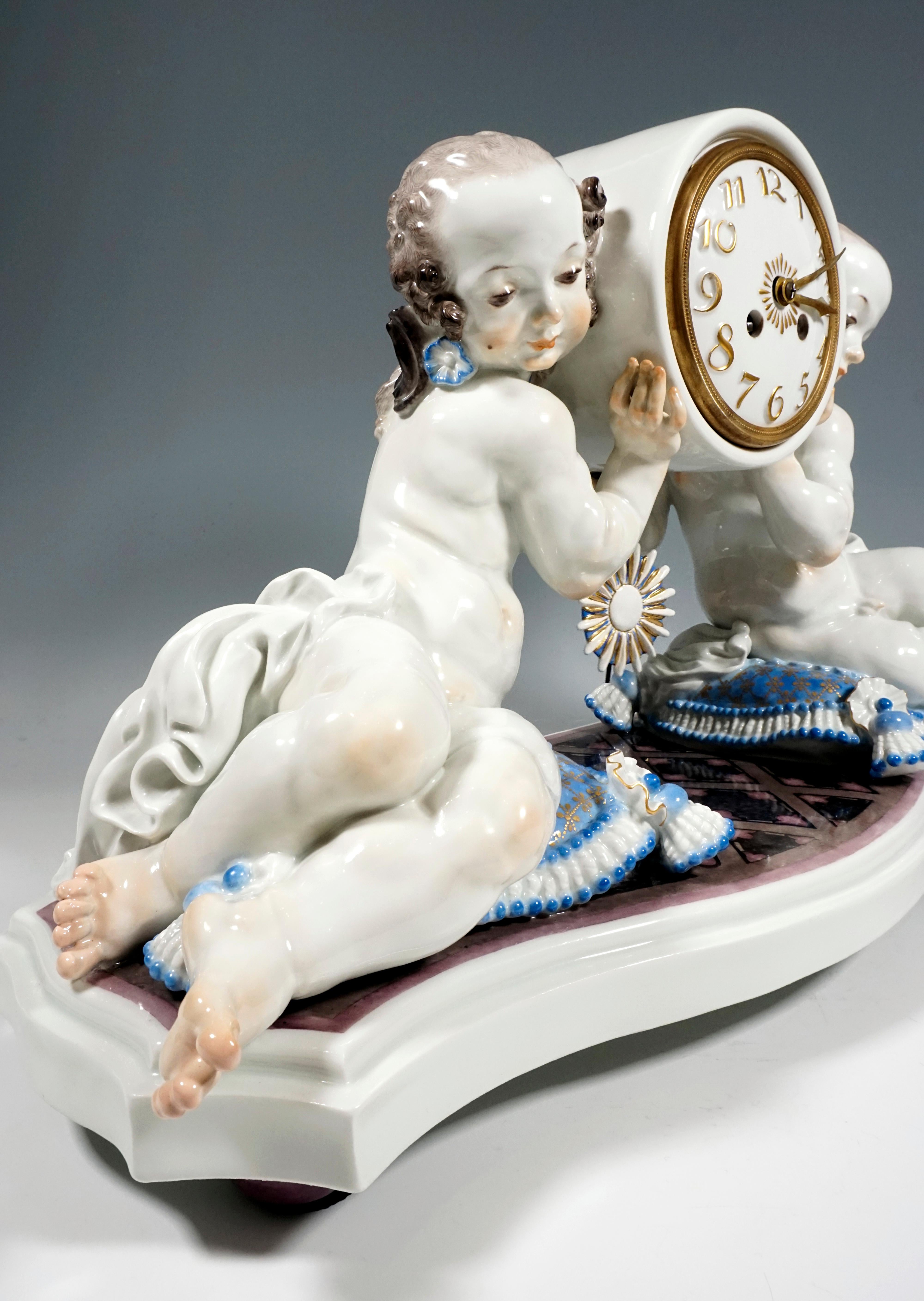 Rococo Revival Meissen Art Deco Mantle Clock with Two Putti by Paul Scheurich, 1920-1924