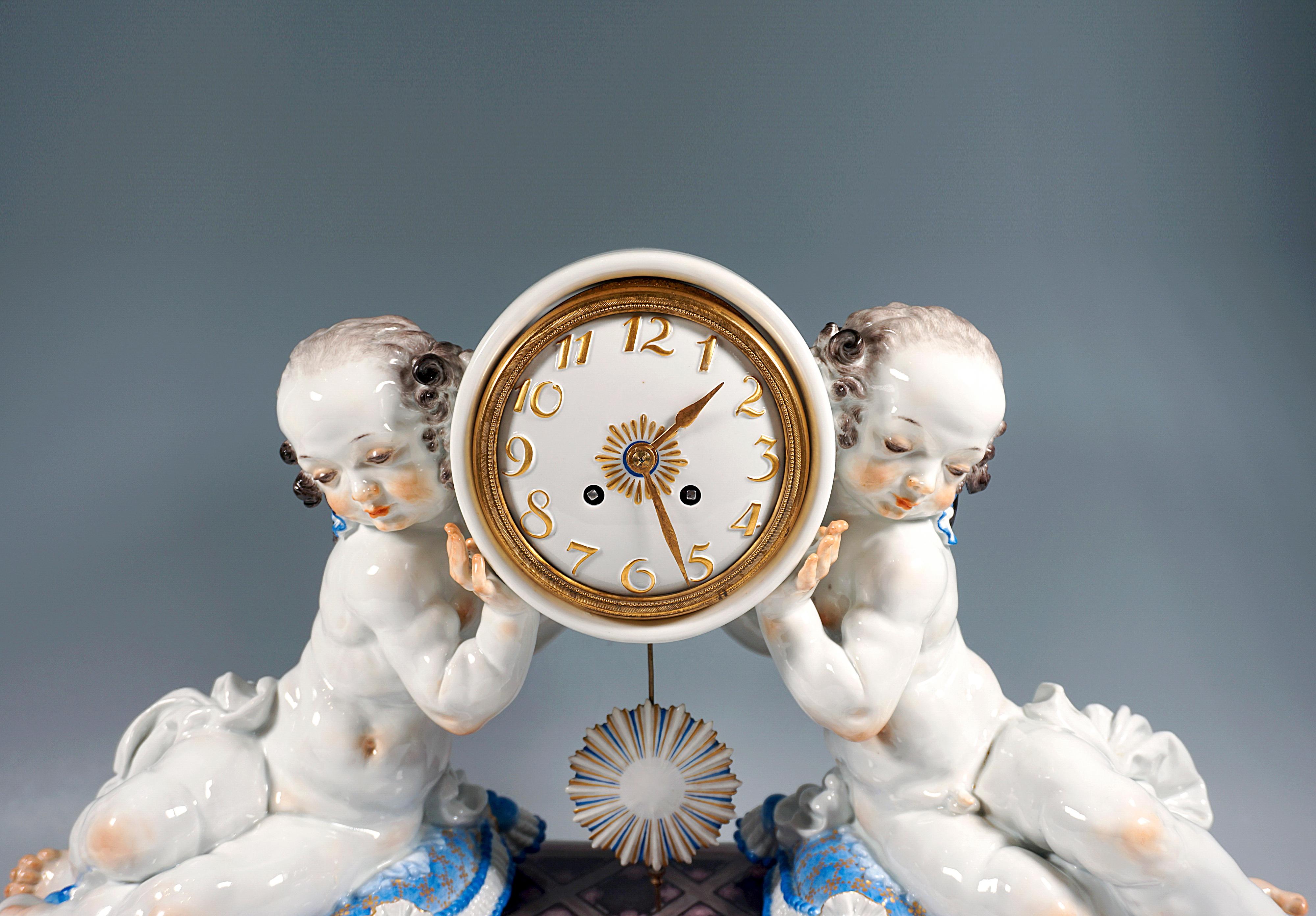 Rococo Revival Meissen Art Déco Mantle Clock with Two Putti by Paul Scheurich 1934-1947