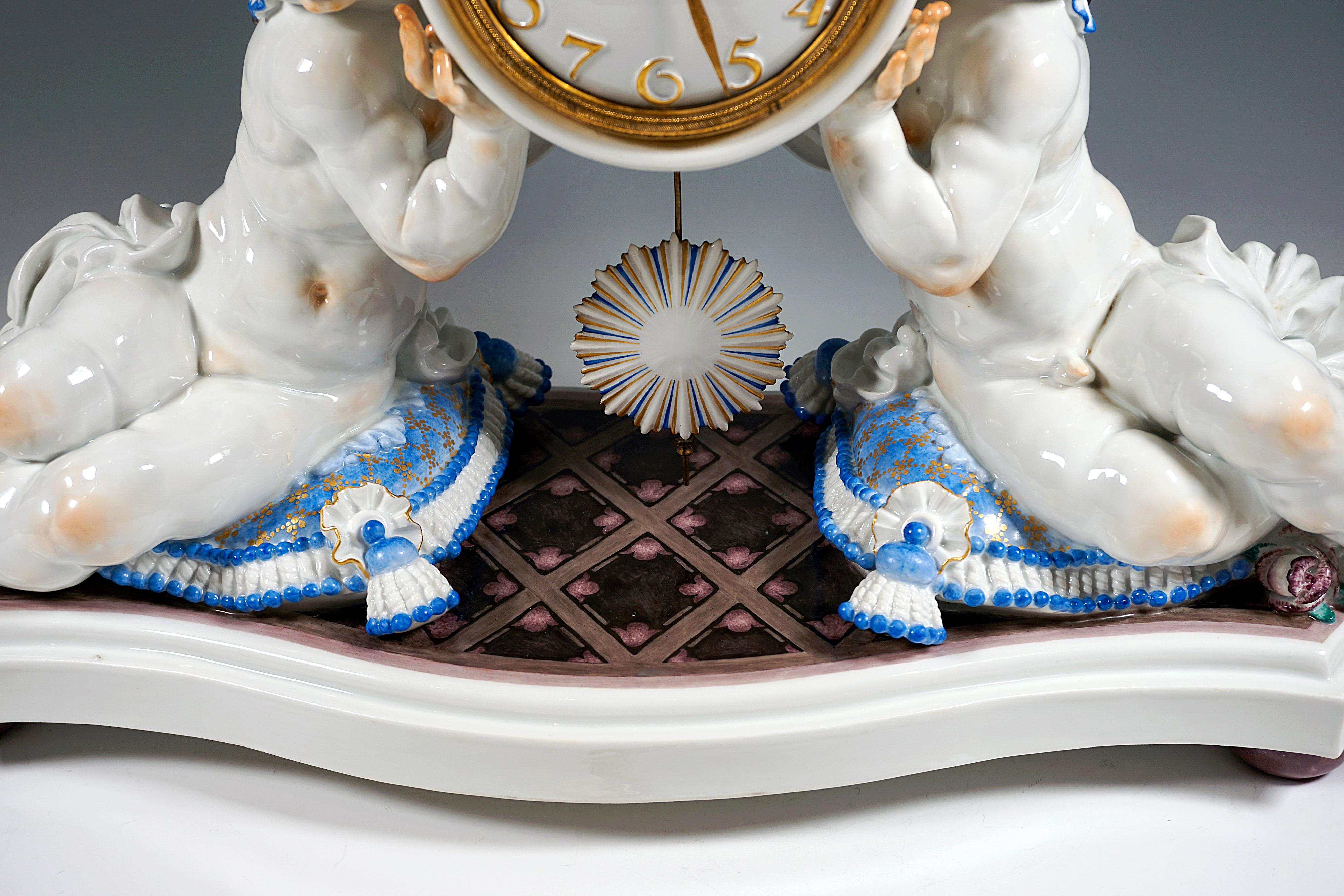 20th Century Meissen Art Déco Mantle Clock with Two Putti by Paul Scheurich 1934-1947
