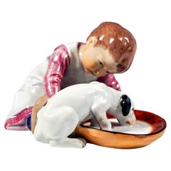 Figura Art Nouveau di Meissen, Ragazzo con cane che beve, di Konrad Hentschel, 1905 ca.