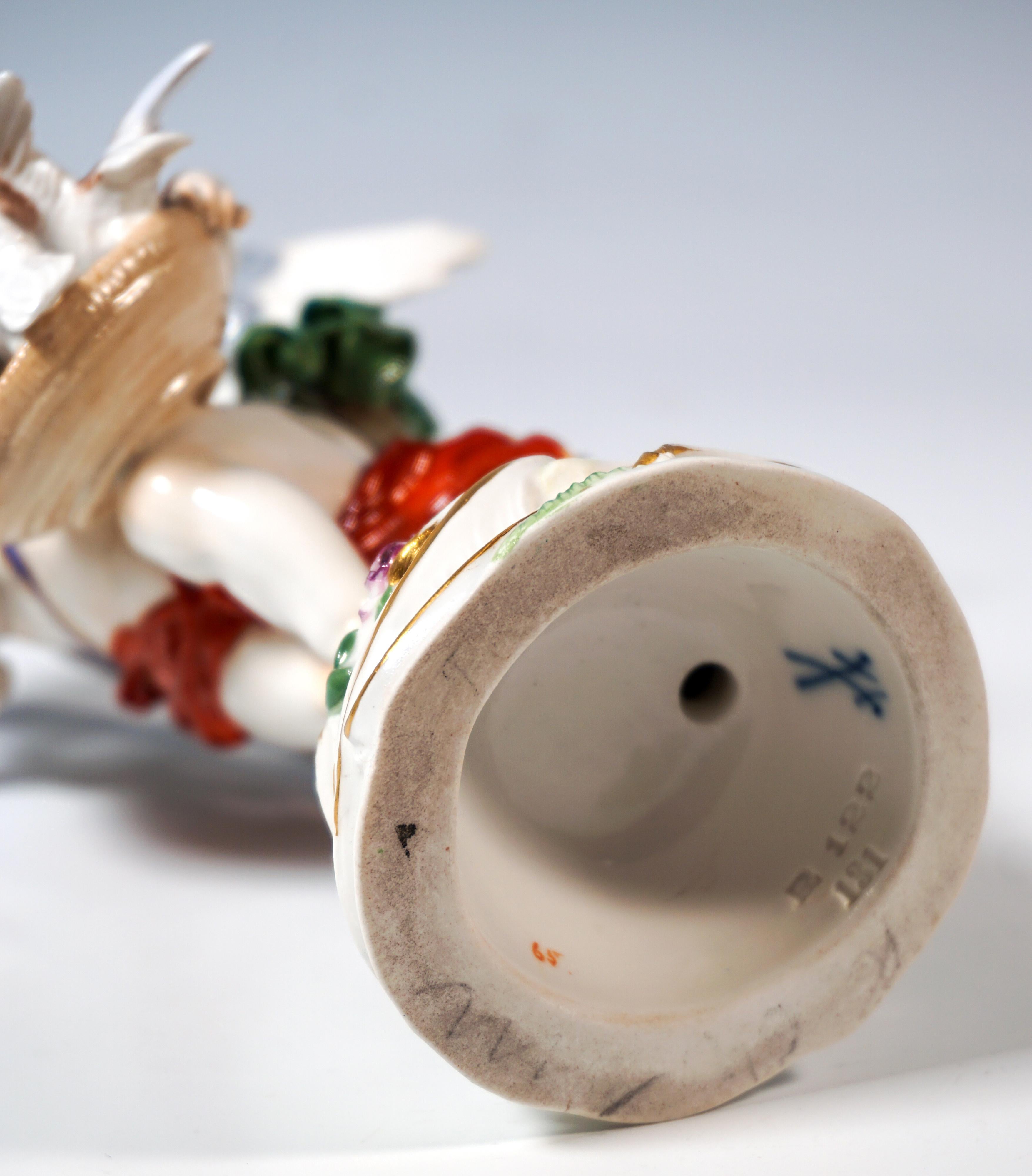 Meissen Art Nouveau Figure 'Cupid Feeding Pigeons', Paul Helmig, Germany Ca 1900 For Sale 1