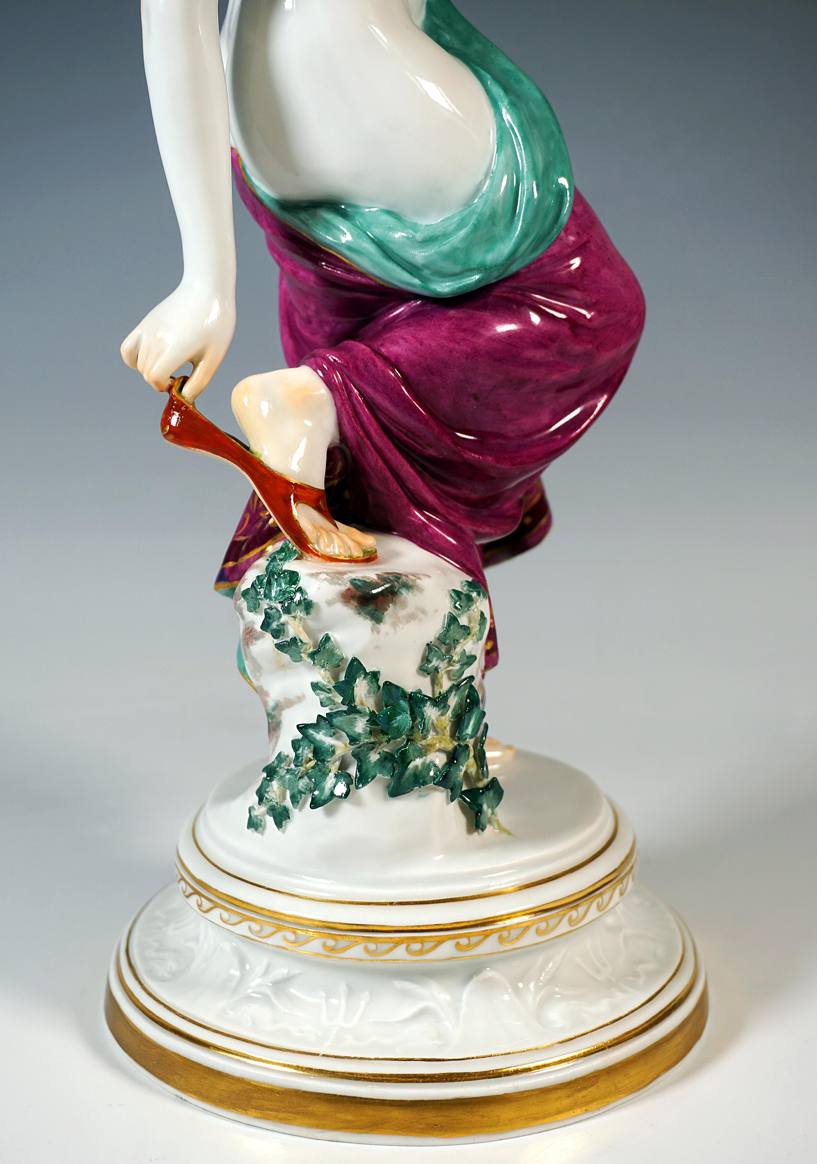 Meissen Art Nouveau Figurine, 'After The Bath', by Robert Ockelmann, ca 1890 im Zustand „Gut“ im Angebot in Vienna, AT