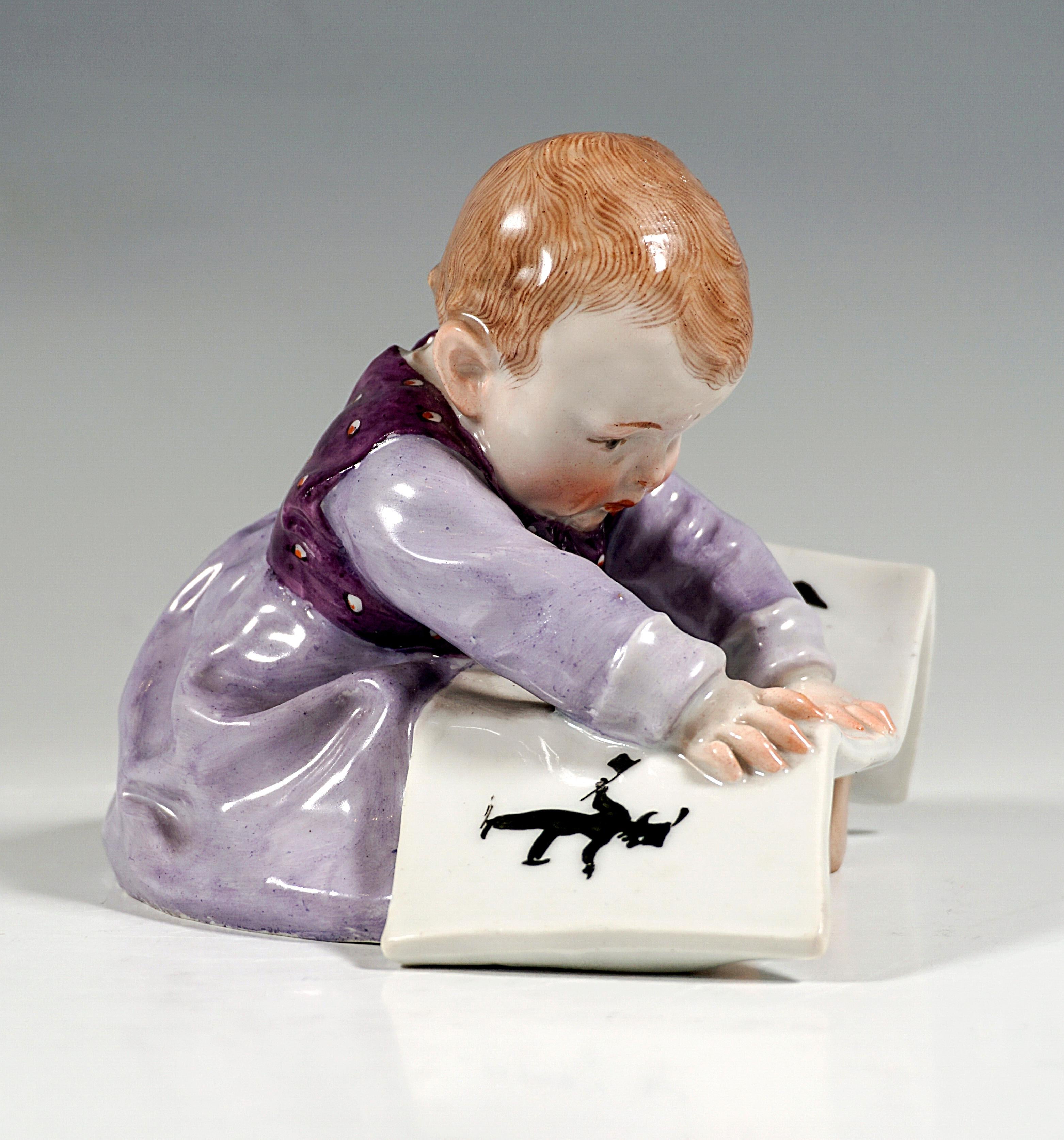Art Nouveau Meissen porcelain figure from the time the model was created:
Baby in a dress with legs outstretched sitting on the floor and looking at a picture book.
Modeling of the finest quality, extremely loving and lifelike