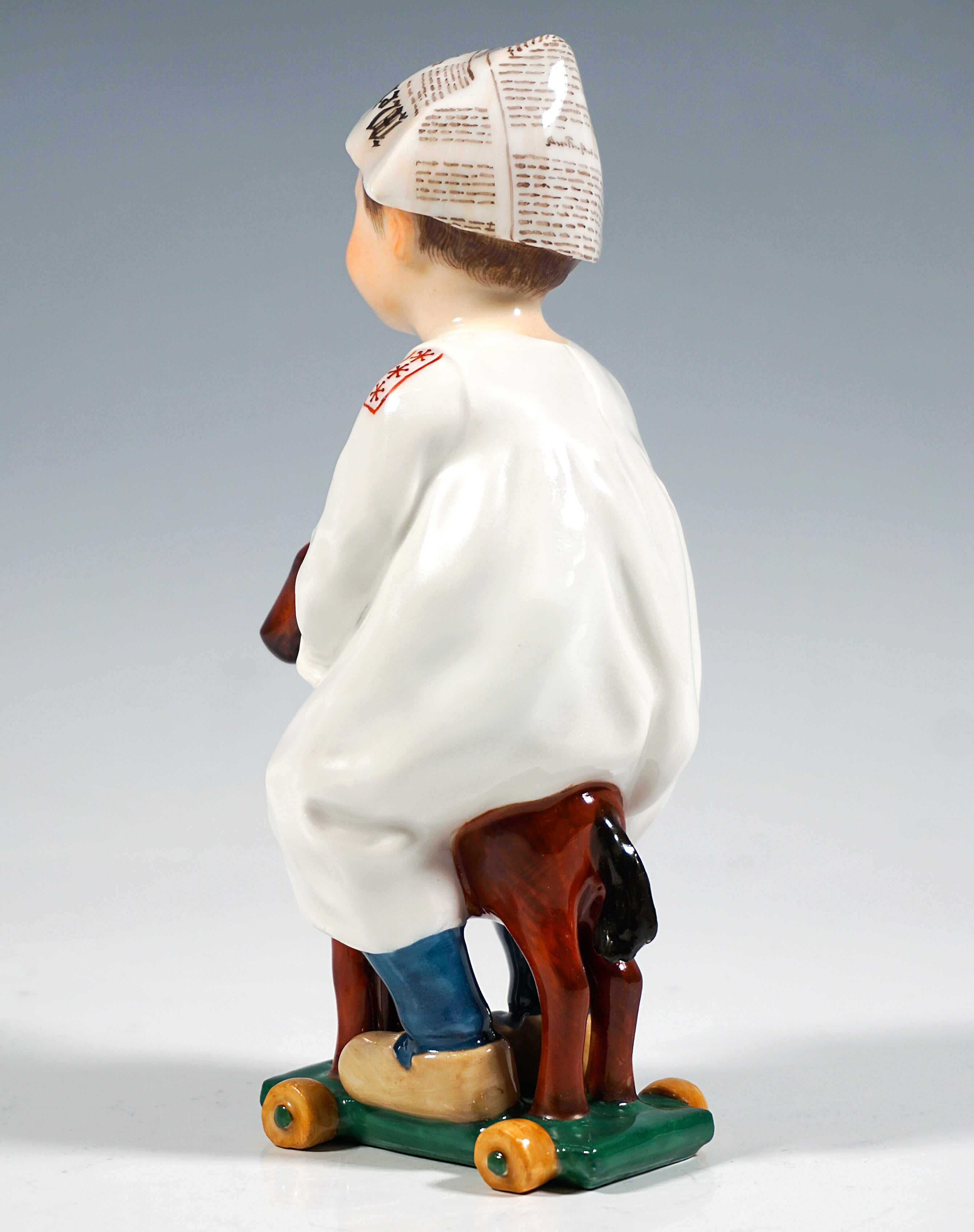 Figurilla Art Nouveau de Meissen, Niño sobre caballo de madera, por Konrad Hentschel, 1905 Alemán en venta