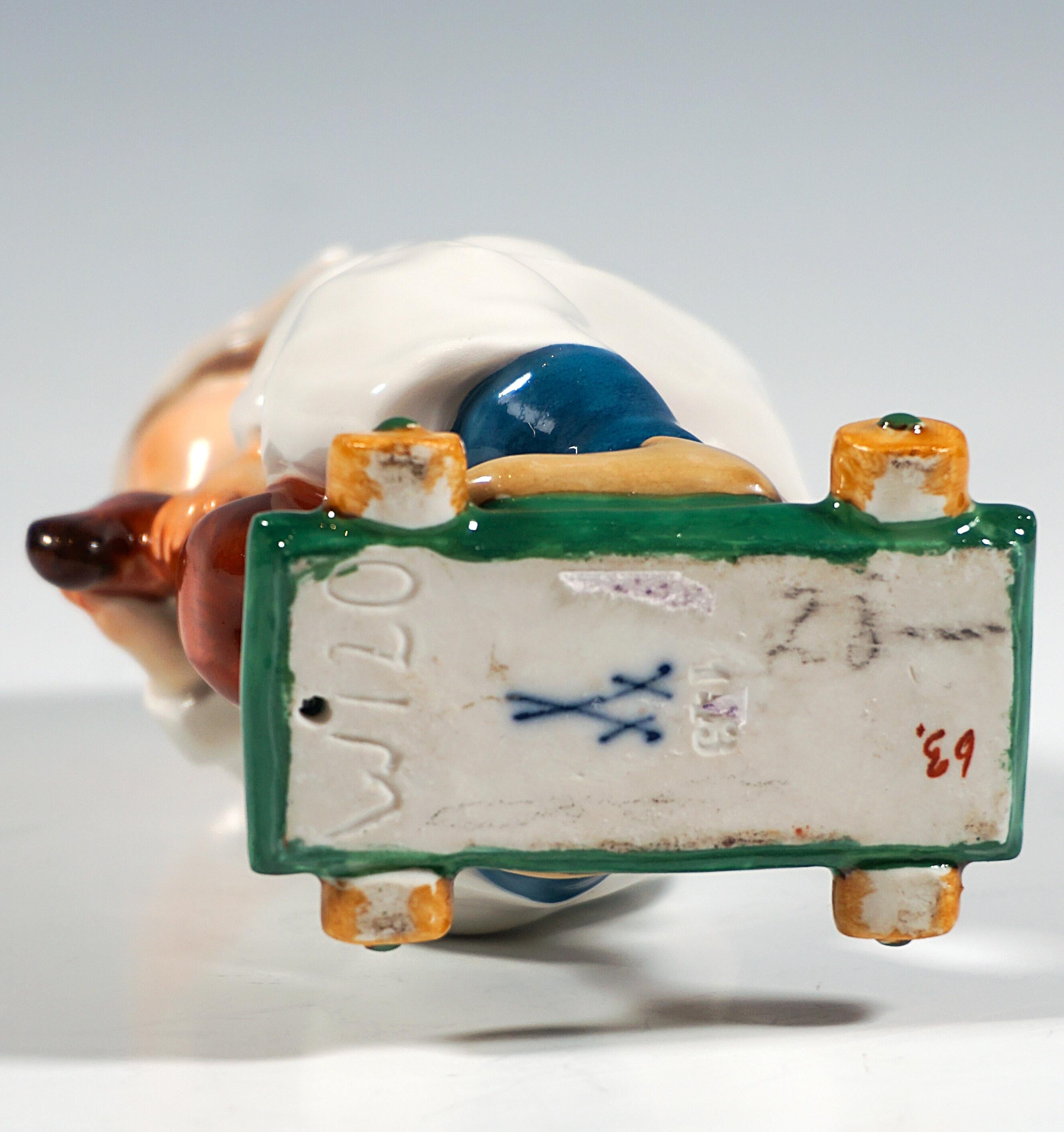 Figurilla Art Nouveau de Meissen, Niño sobre caballo de madera, por Konrad Hentschel, 1905 principios del siglo XX en venta