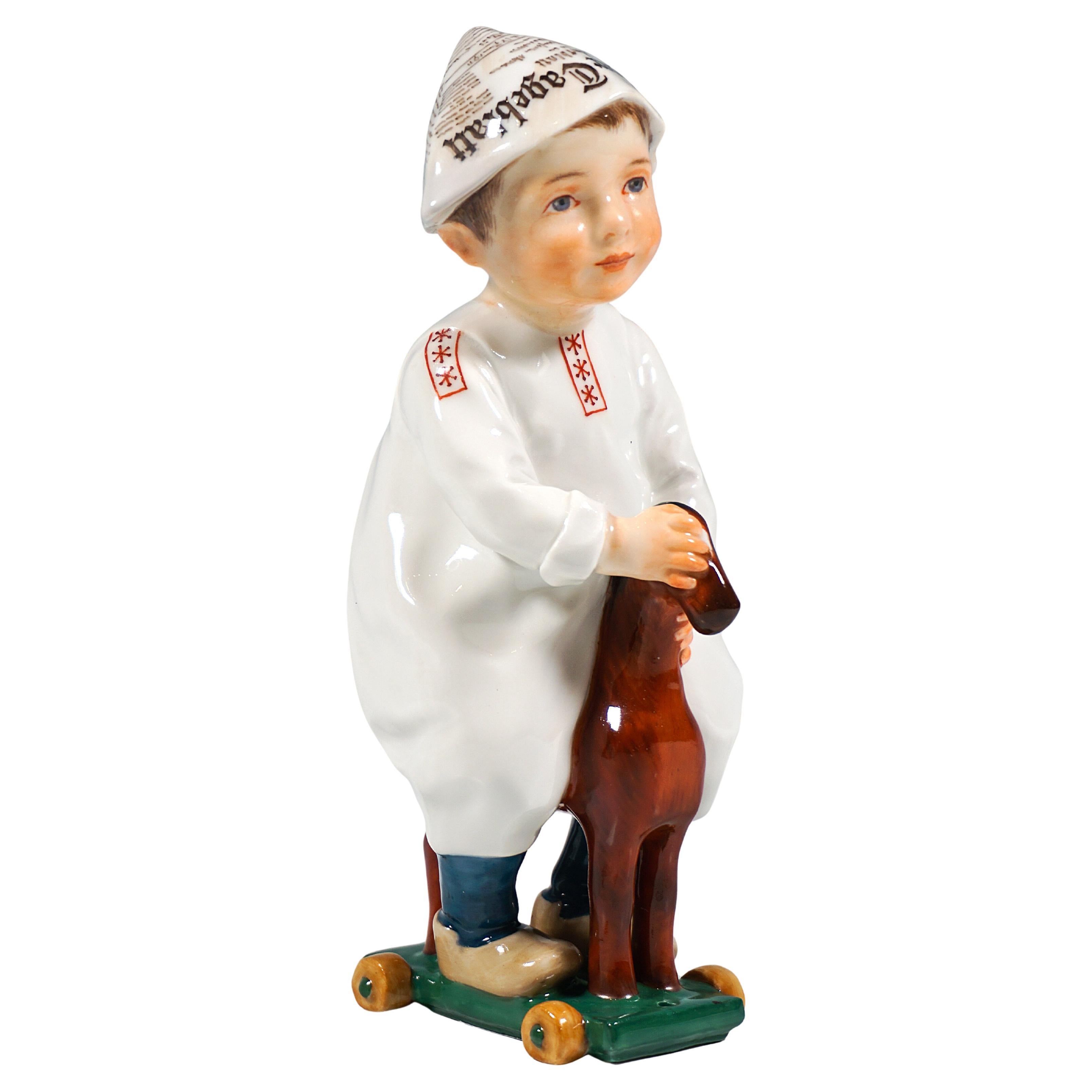Figurina Art Nouveau di Meissen, Ragazzo su cavallo di legno, di Konrad Hentschel, 1905