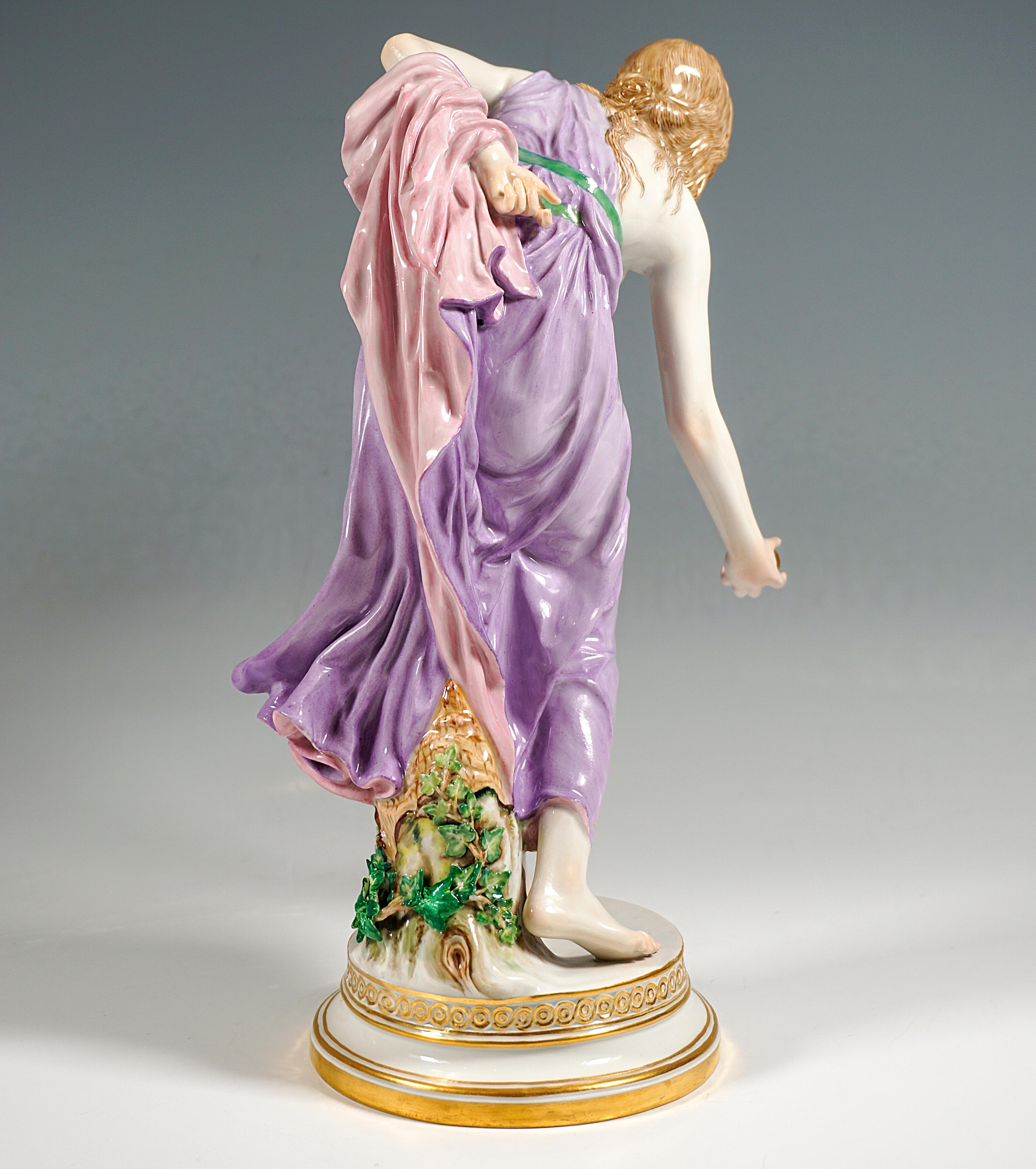 Meissen Art Nouveau Figurine, Young Lady Ball Player by Walter Schott, ca 1910 In Good Condition In Vienna, AT