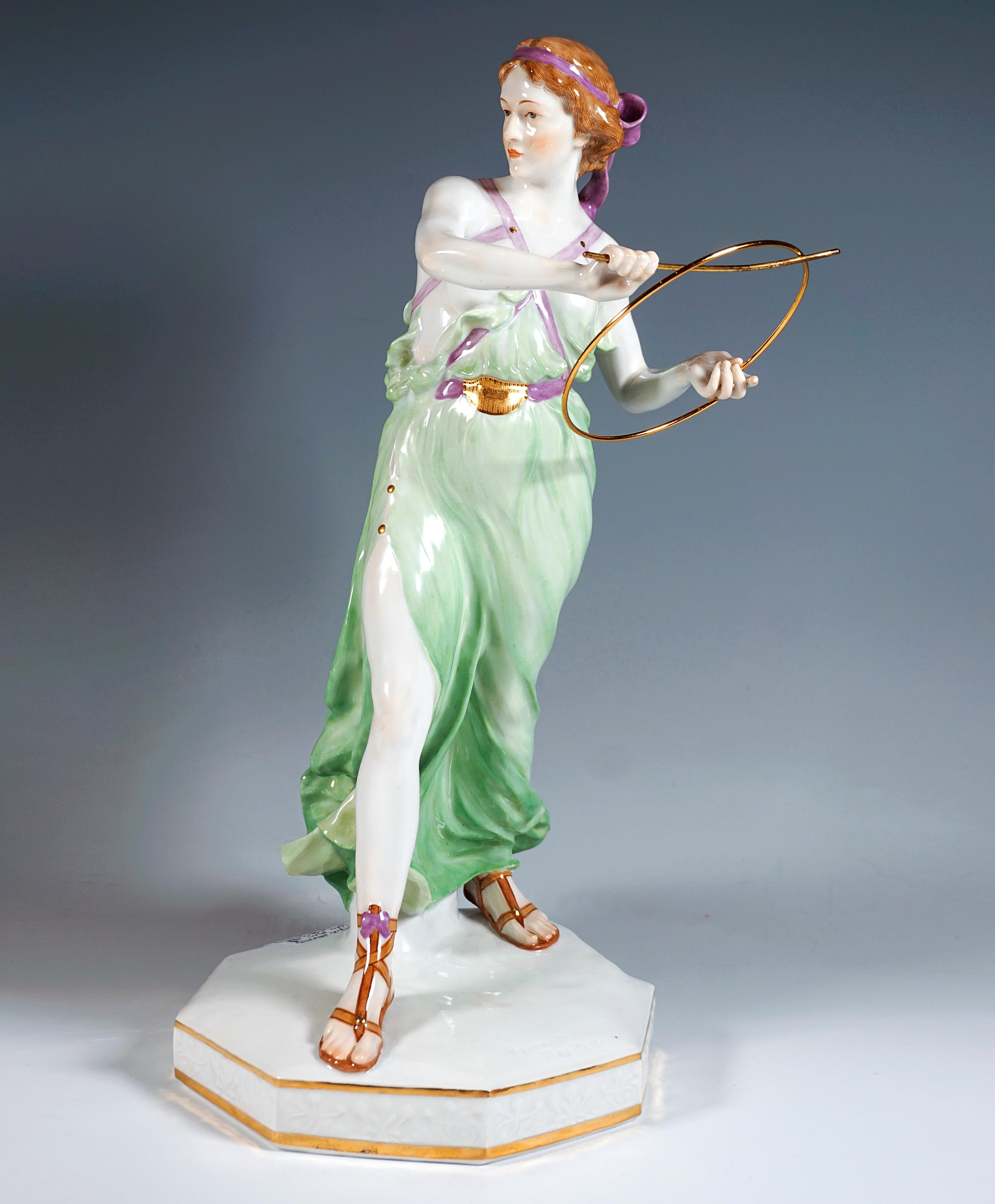 German Meissen Art Nouveau Figurine Young Lady Ring Thrower, by R. Boeltzig, 1910