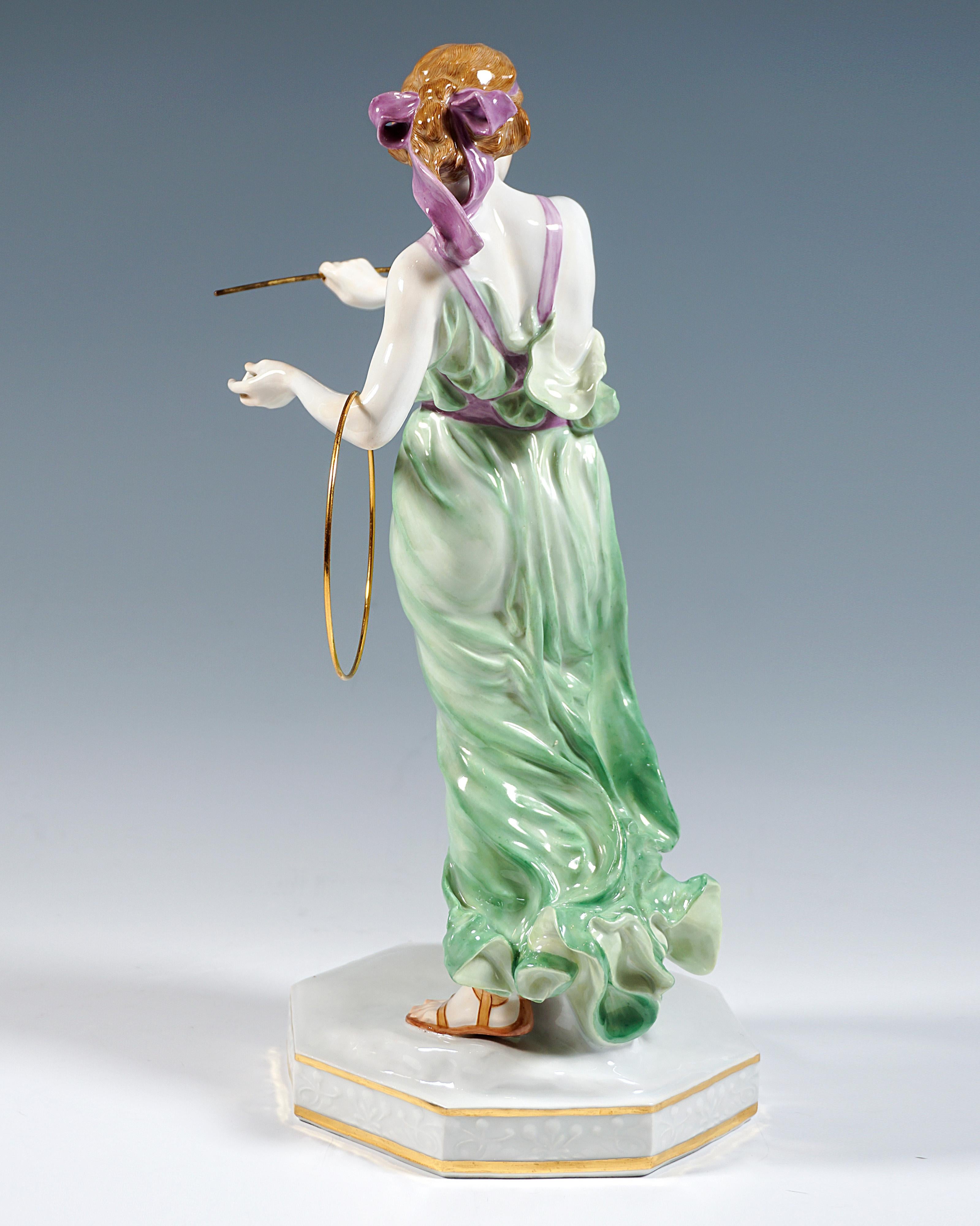 Porcelain Meissen Art Nouveau Figurine Young Lady Ring Thrower, by R. Boeltzig, 1910
