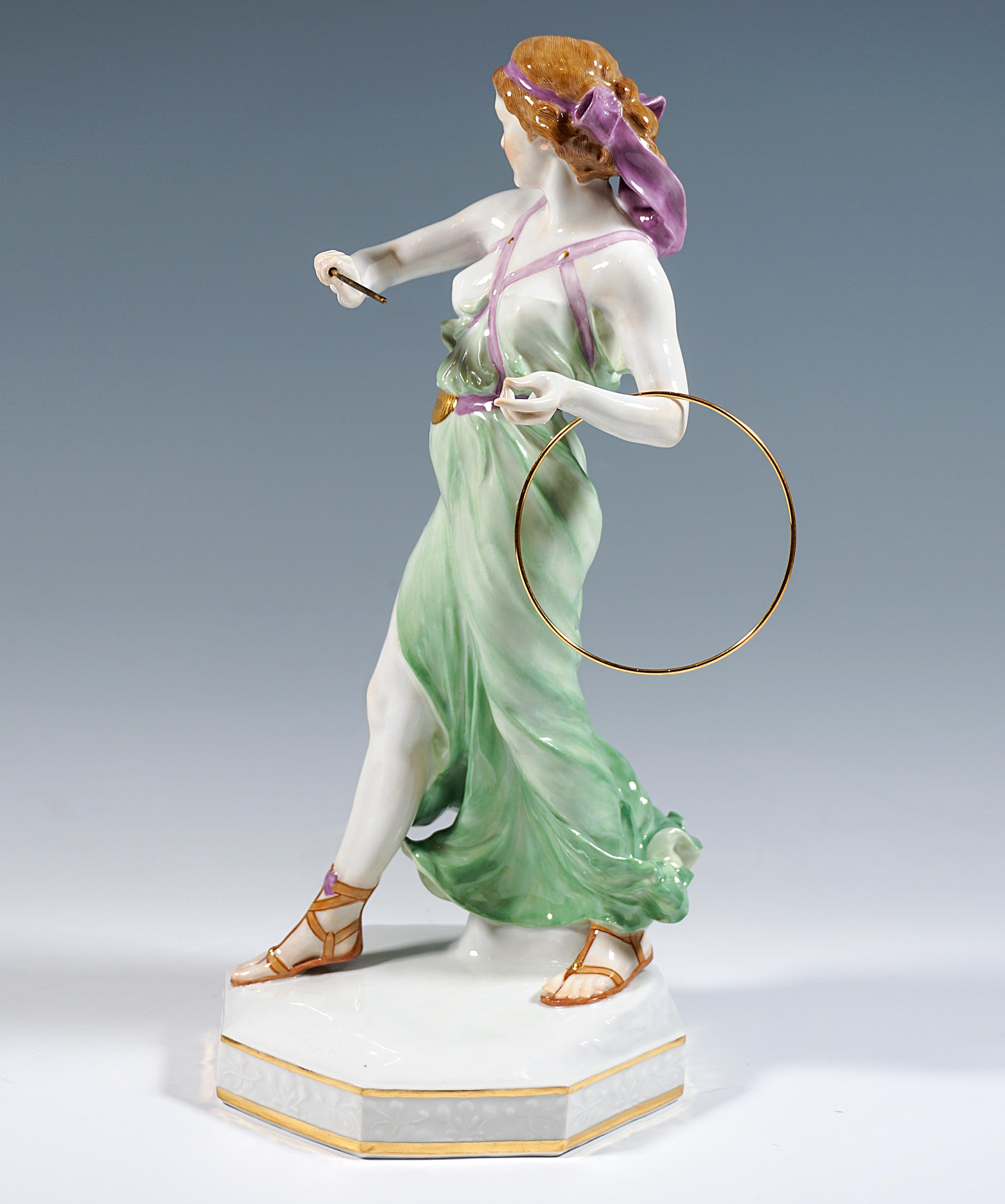 Meissen Art Nouveau Figurine Young Lady Ring Thrower, by R. Boeltzig, 1910 1