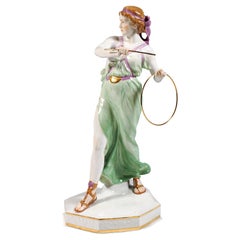 Meissen Art Nouveau Figurine Young Lady Ring Thrower, by R. Boeltzig, 1910